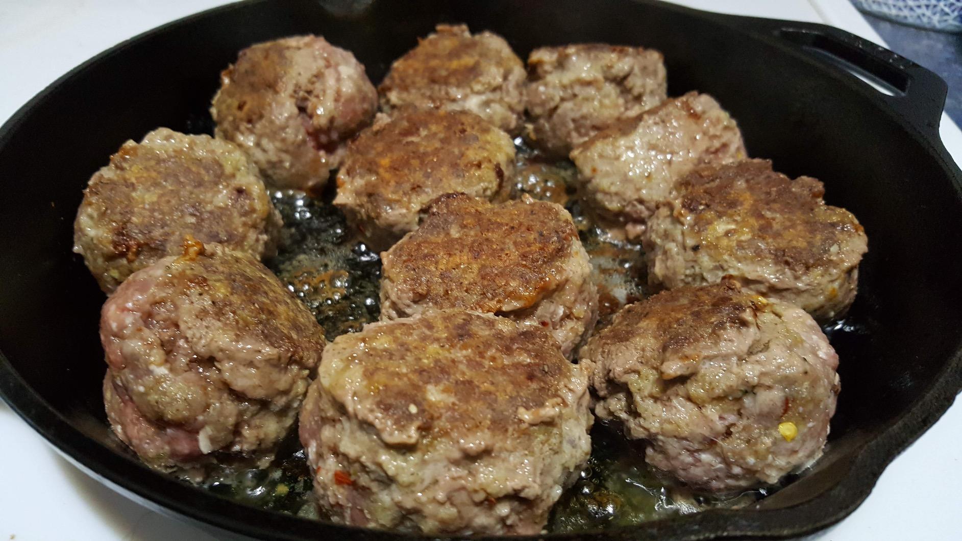 Lodge Seasoned Cast Iron Skillet - PFAS-Free, Non-Toxic Cookware - Use with an Oven, Stove, Grill, or Campfire - Naturally Non-Stick & Oven Safe - 10.25 Inches customer photo 2