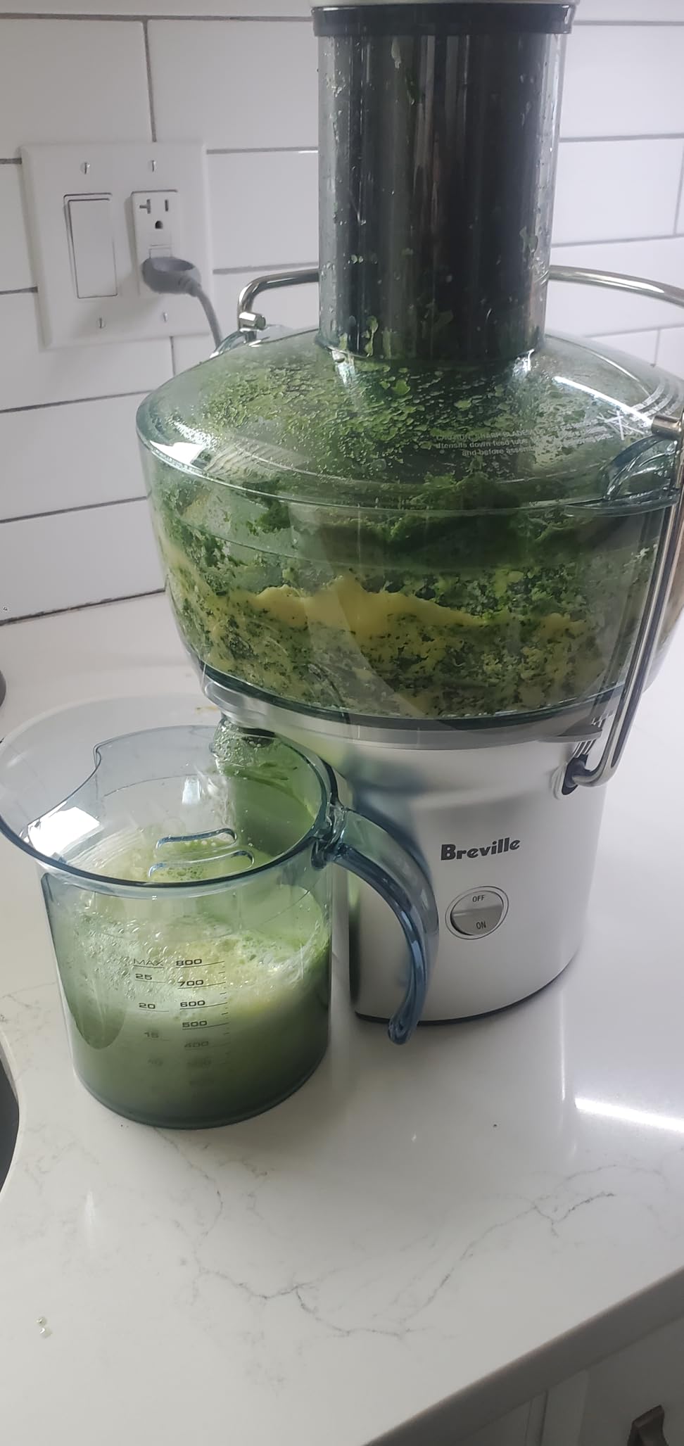 Breville BJE200XL Juice Fountain Compact Centrifugal Machine, 25 fl oz, Silver customer photo 2