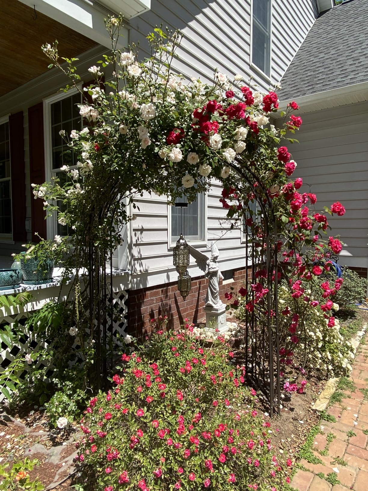 Plow & Hearth Arch Metal Outdoor Garden Arbor | Montebello | 7 Feet Tall | Gun-Metal | Steel Iron Trellis Lattice for Climbing Plants & Heavy Vines | Wedding Outdoor Patio Decor customer photo 1