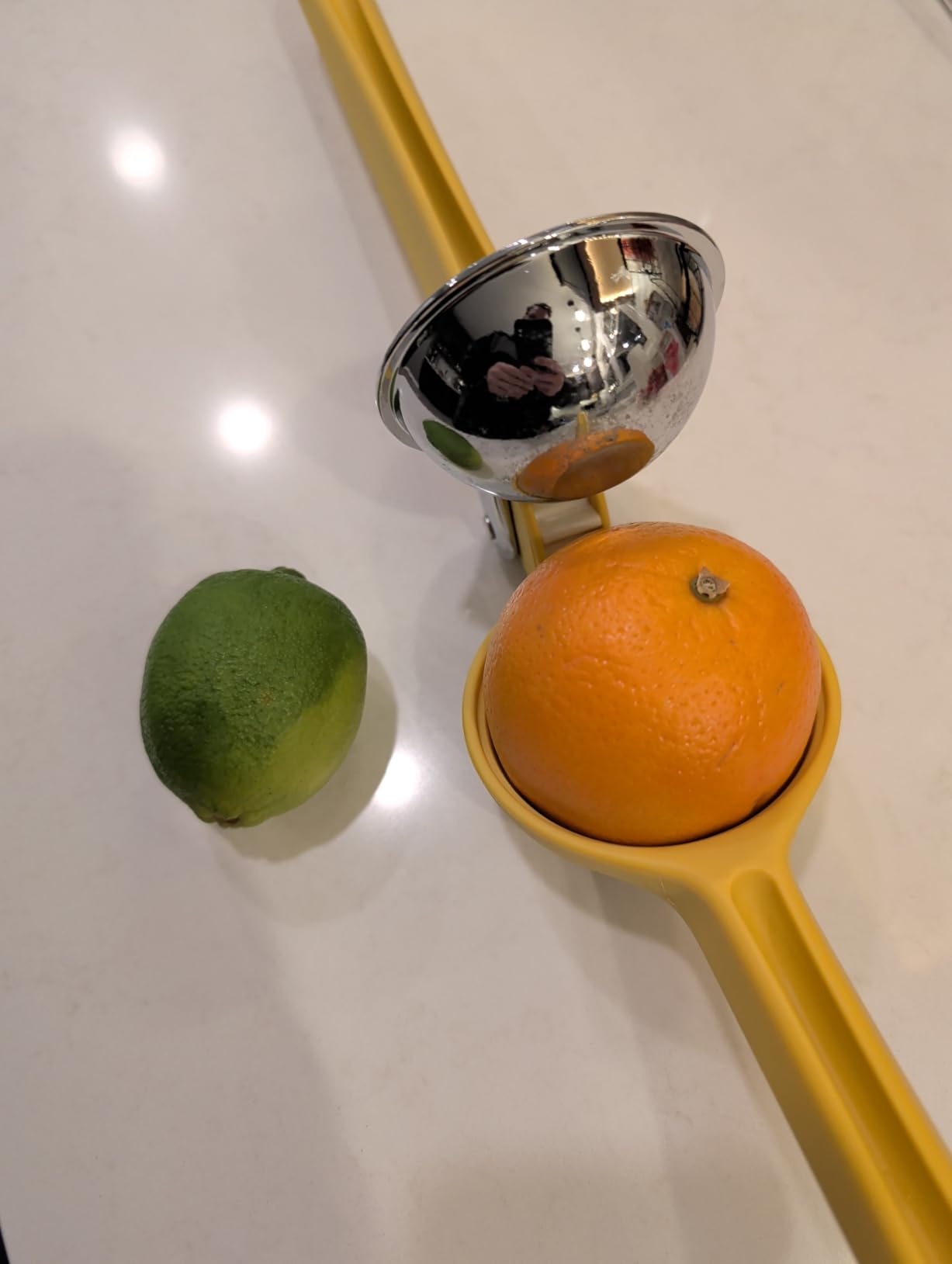 Chef'n FreshForce Lemon Squeezer Citrus Juicer, Manual Hand Press with Dual-Gear Power for Maximum Juice Extraction, Durable, Yellow customer photo 1