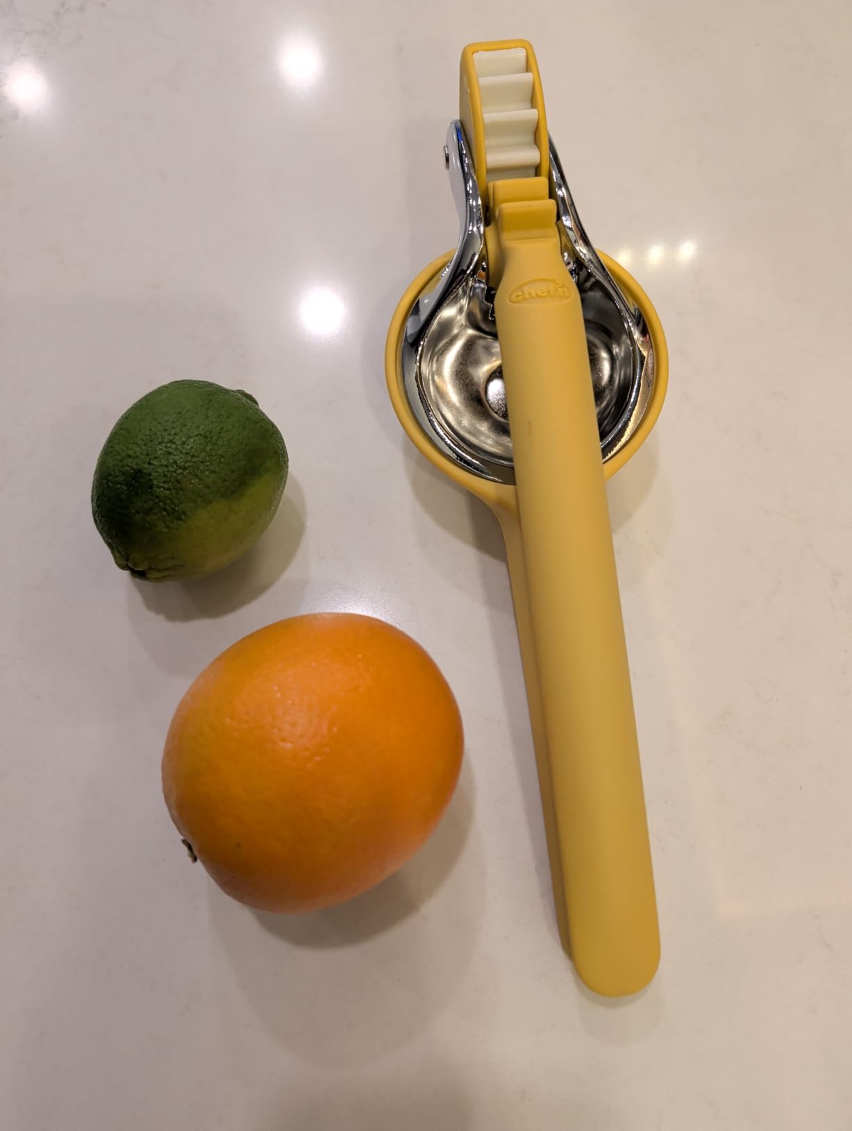 Chef'n FreshForce Lemon Squeezer Citrus Juicer, Manual Hand Press with Dual-Gear Power for Maximum Juice Extraction, Durable, Yellow customer photo 2