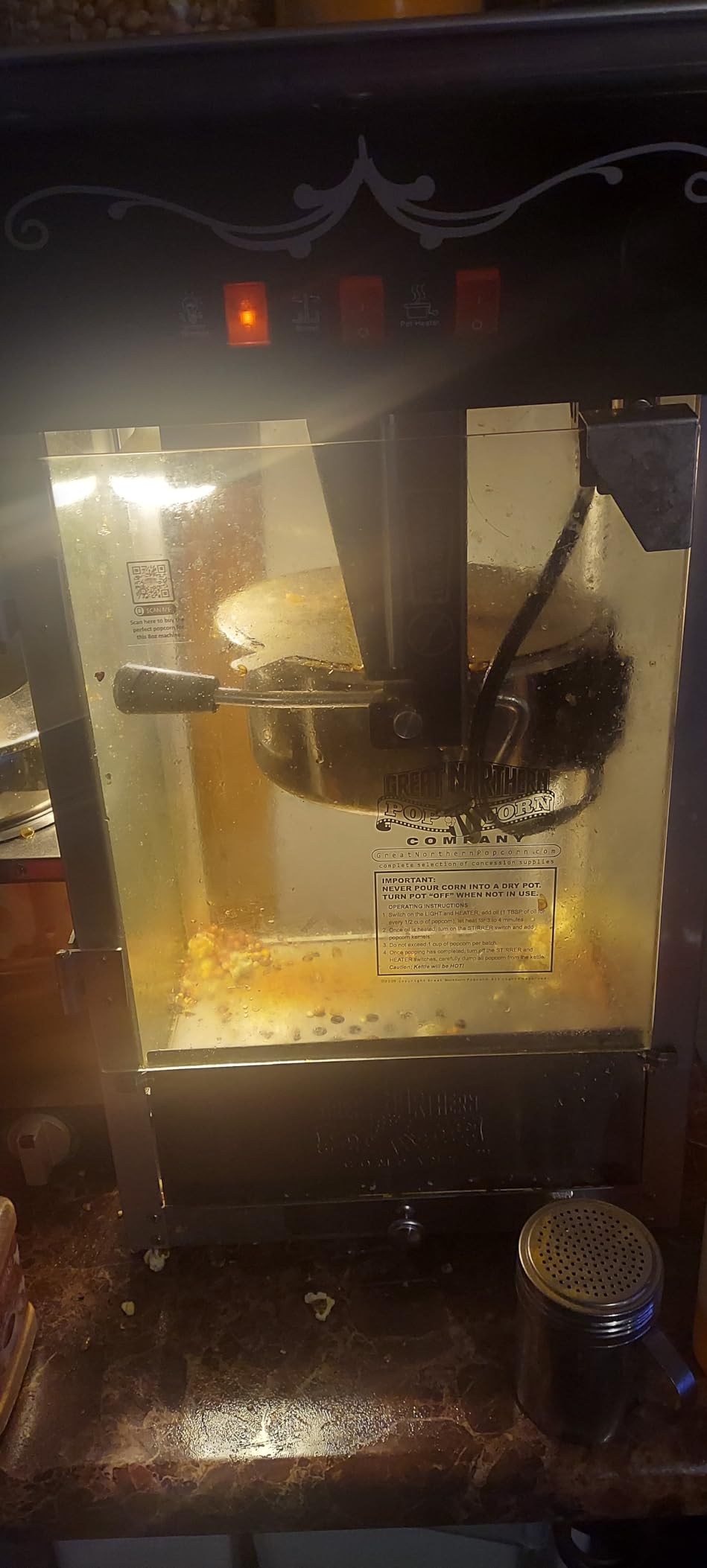 Matinee Popcorn Machine - 8oz Popper with Stainless-Steel Kettle, Reject Kernel Tray, Warming Light, and Accessories by Great Northern Popcorn (Black) customer photo 1