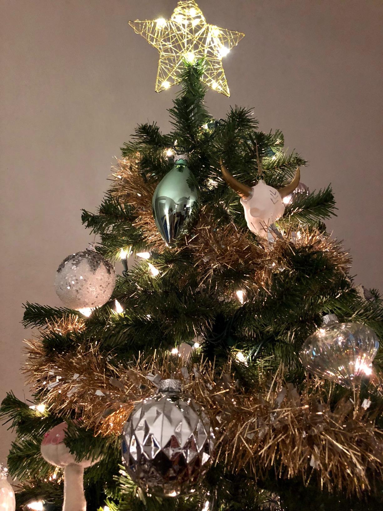 7.5 ft Unlit North Valley Spruce Artificial Christmas Tree, 1,346 Tips, Includes Stand, Green customer photo 2