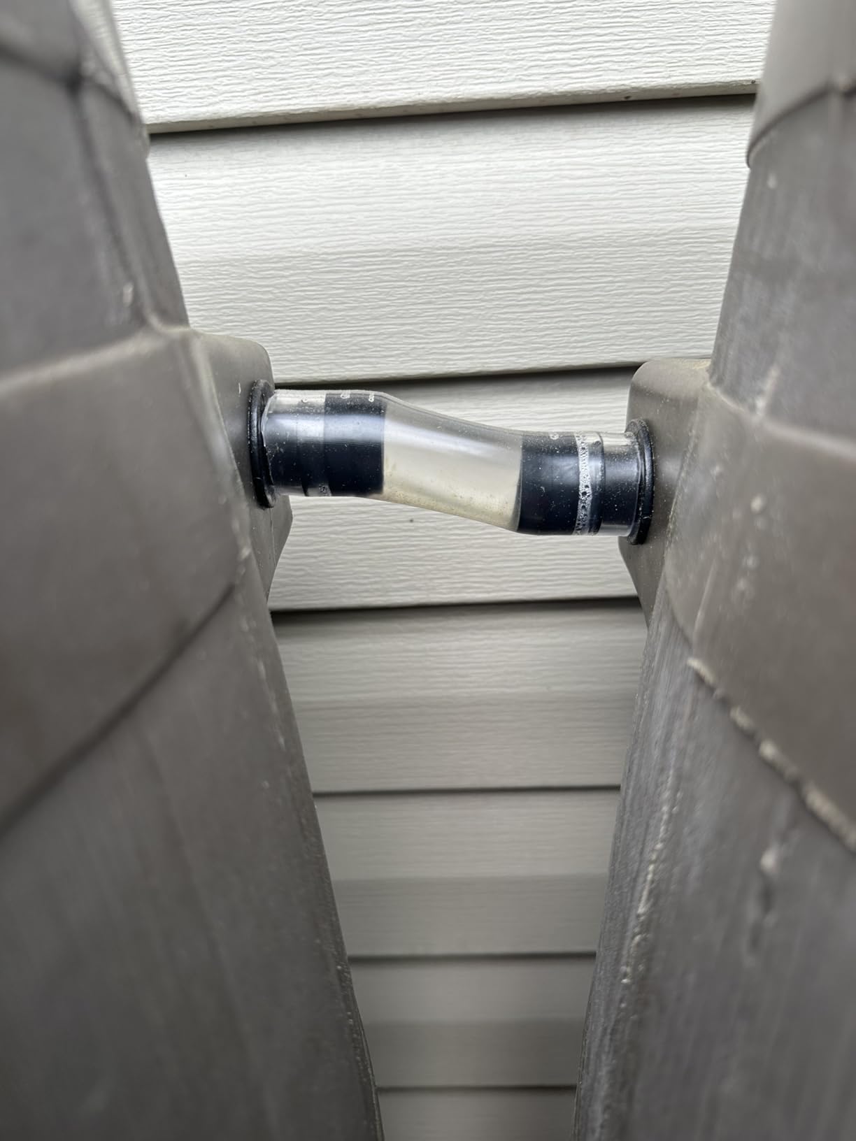 RTS Home Accents 50-Gallon Rain Barrel with Brass Spigot, Flat Back Rain Water Collection Barrel, Walnut Color customer photo 1