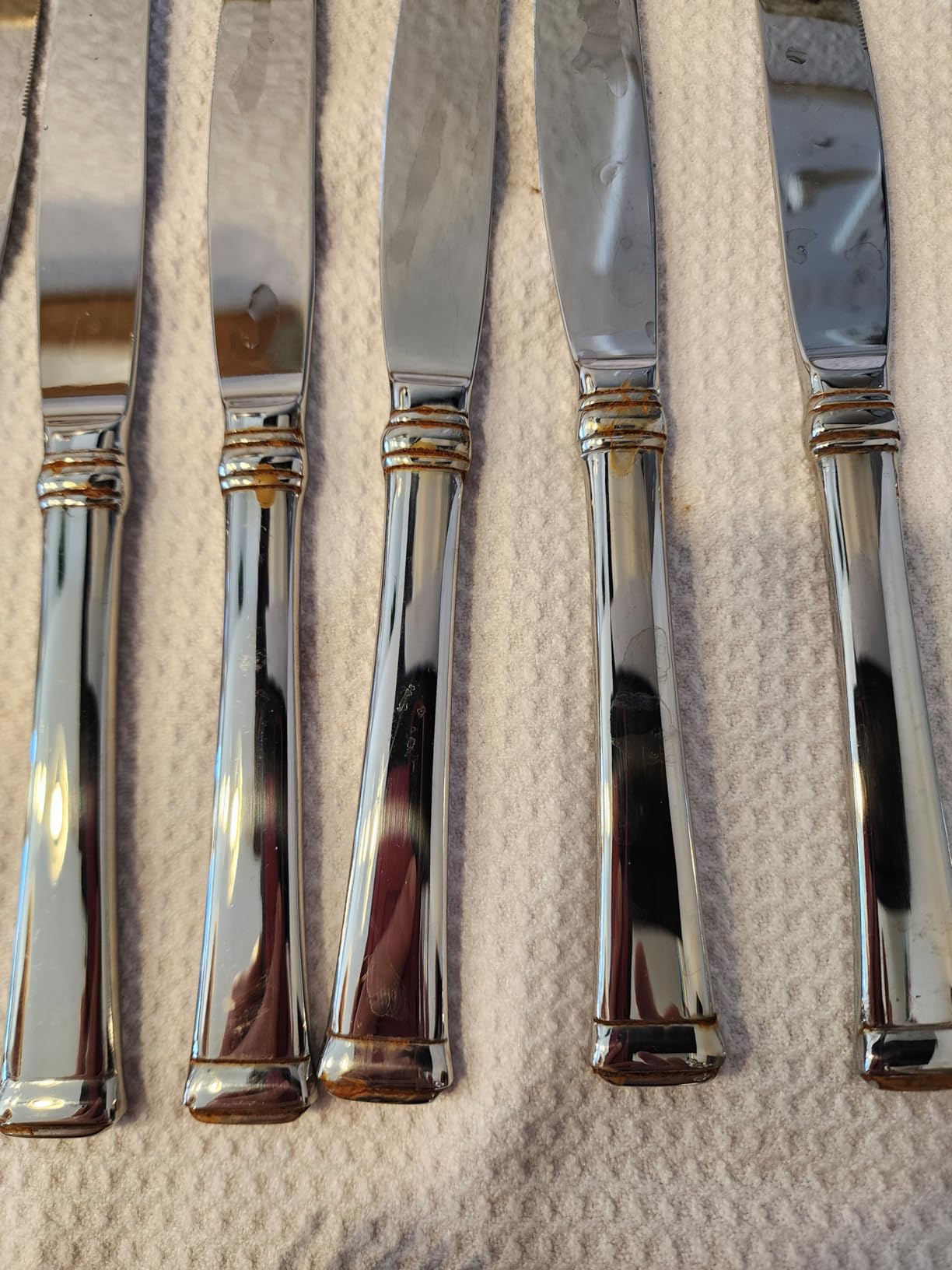 Mikasa Harmony 65-Piece 18/10 Stainless Steel Flatware Set, Service for 12, Polished Silverware with Serving Utensils, Dishwasher Safe customer photo 1