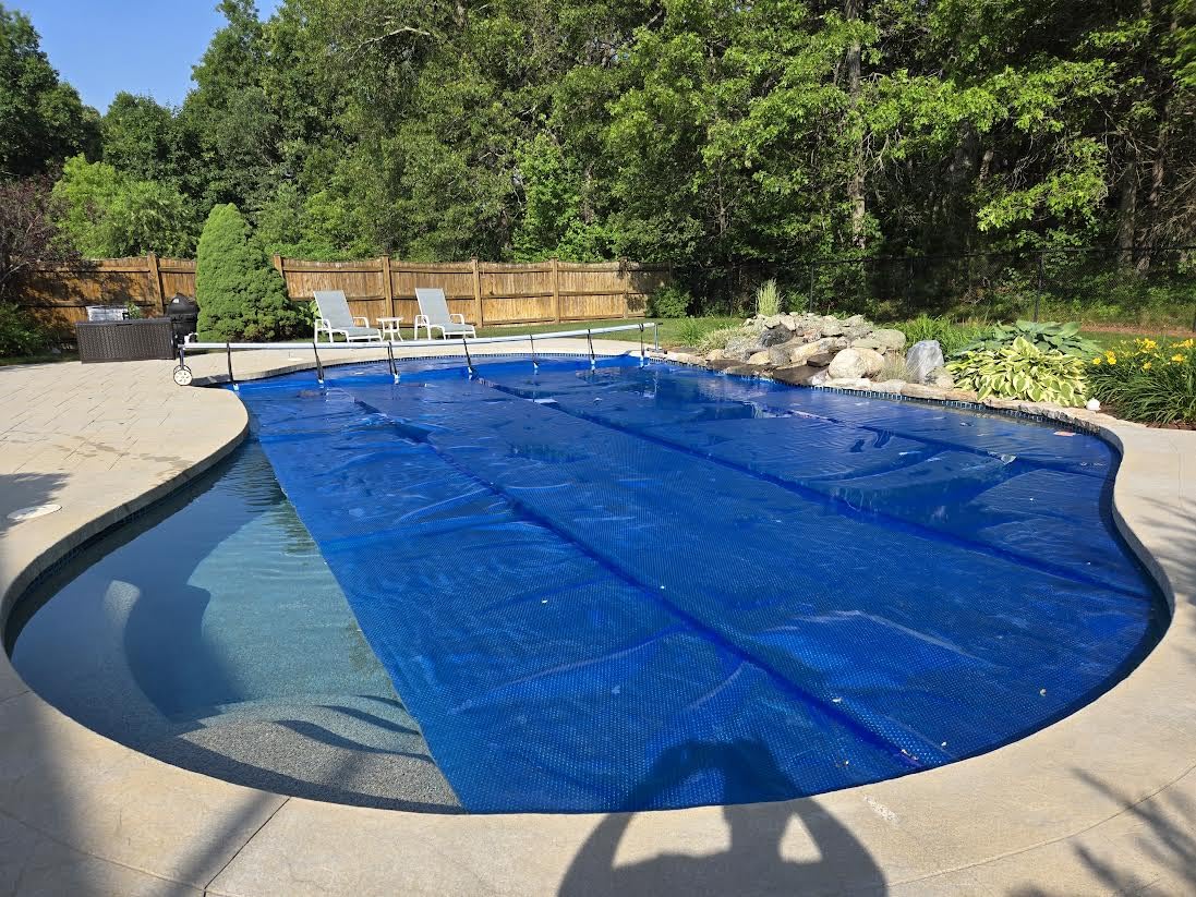 Blue Wave 16x32-ft Rectangle Solar Pool Cover 12-Mil Blue - Solar Cover for Above Ground Pool & Inground Pool, Thermal Bubble Blanket for Heat Retention & Reduced Evaporation customer photo 1