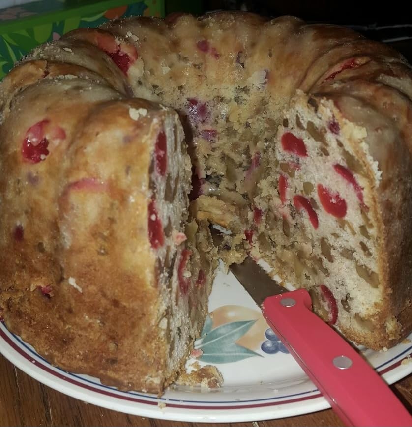 Wilton Gold Non-Stick 9.49 in Fluted Tube Cake Pan, Cold-Rolled Steel Bakeware, Made without PFAS customer photo 2