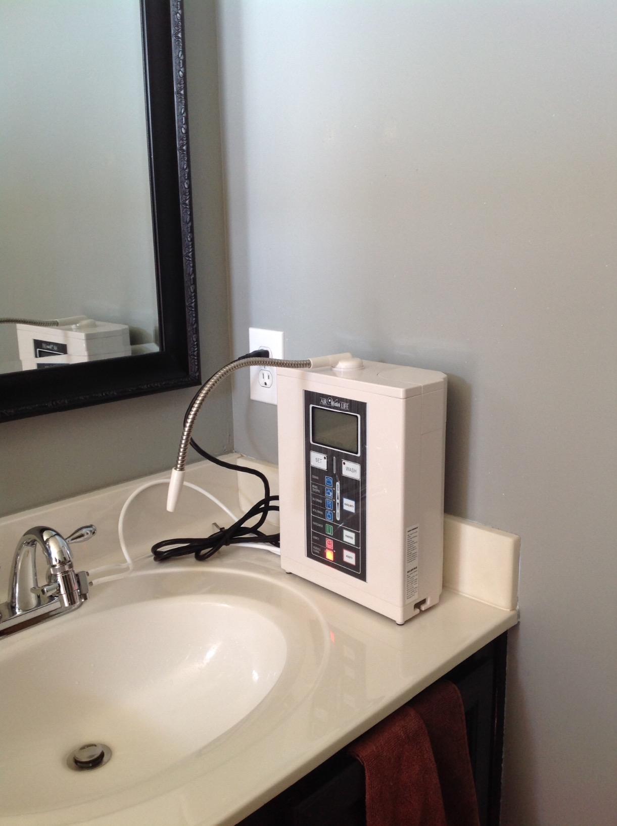 Aqua Ionizer Deluxe 7.0 | Water Ionizer | Alkaline Water Filtration System | Produces pH 4.5-11.0 | Up to -800mV ORP | 4000 Liters Per Filter customer photo 1