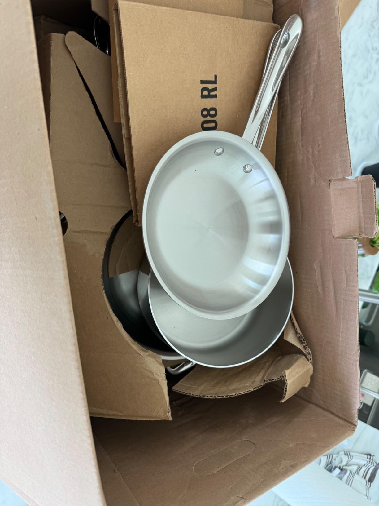 All-Clad D3 Stainless Steel 10 Piece Cookware Set - Made in USA - Includes Frying Pans, Saucepan, Saute Pan, Stockpot - Professional Grade - Oven Safe & Induction Compatible customer photo 2