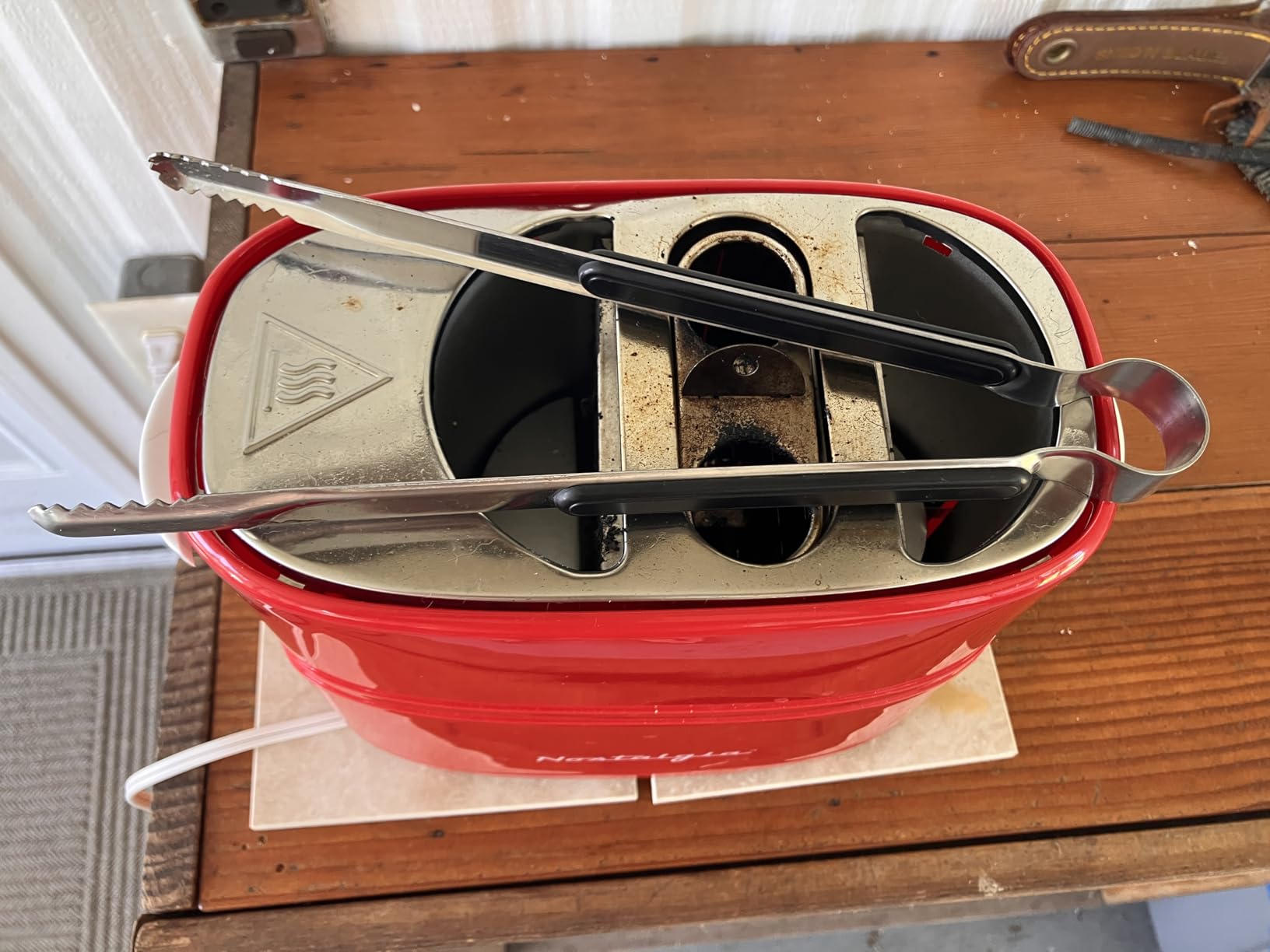 Nostalgia HDT600RETRORED Retro Pop-Up 2 Hot Dog and Bun Toaster, With Mini Tongs, Works With Chicken Dogs, Turkey Dogs, Veggie Links, Sausages and Brats customer photo 1