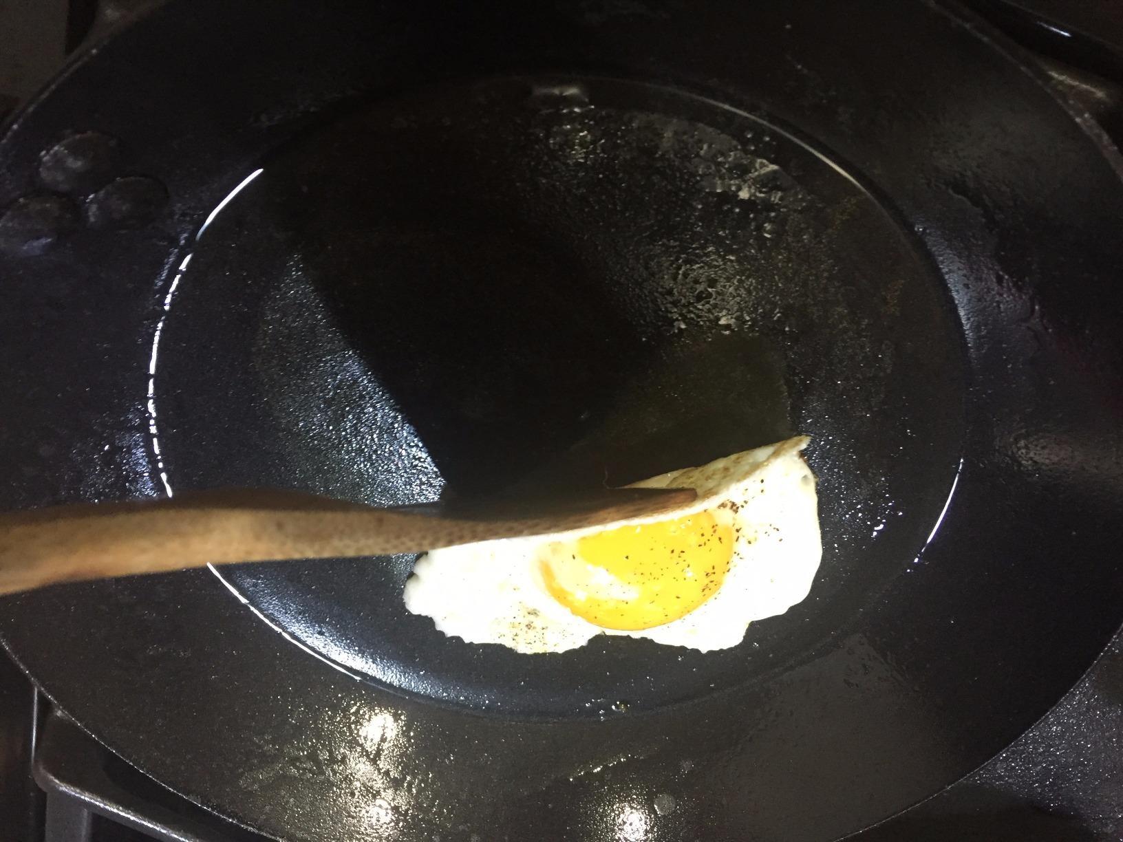 Lodge 12 Inch Carbon Steel Skillet - PFAS-Free Pre-Seasoned Carbon Steel Frying Pan for High-Heat Searing - Long Handle Design for Omelets, Grilling, and Campfire Cooking - Made in the USA customer photo 1