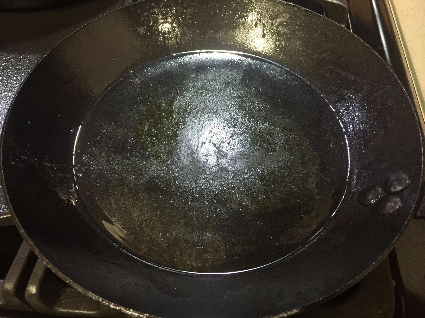 Lodge 12 Inch Carbon Steel Skillet - PFAS-Free Pre-Seasoned Carbon Steel Frying Pan for High-Heat Searing - Long Handle Design for Omelets, Grilling, and Campfire Cooking - Made in the USA customer photo 2