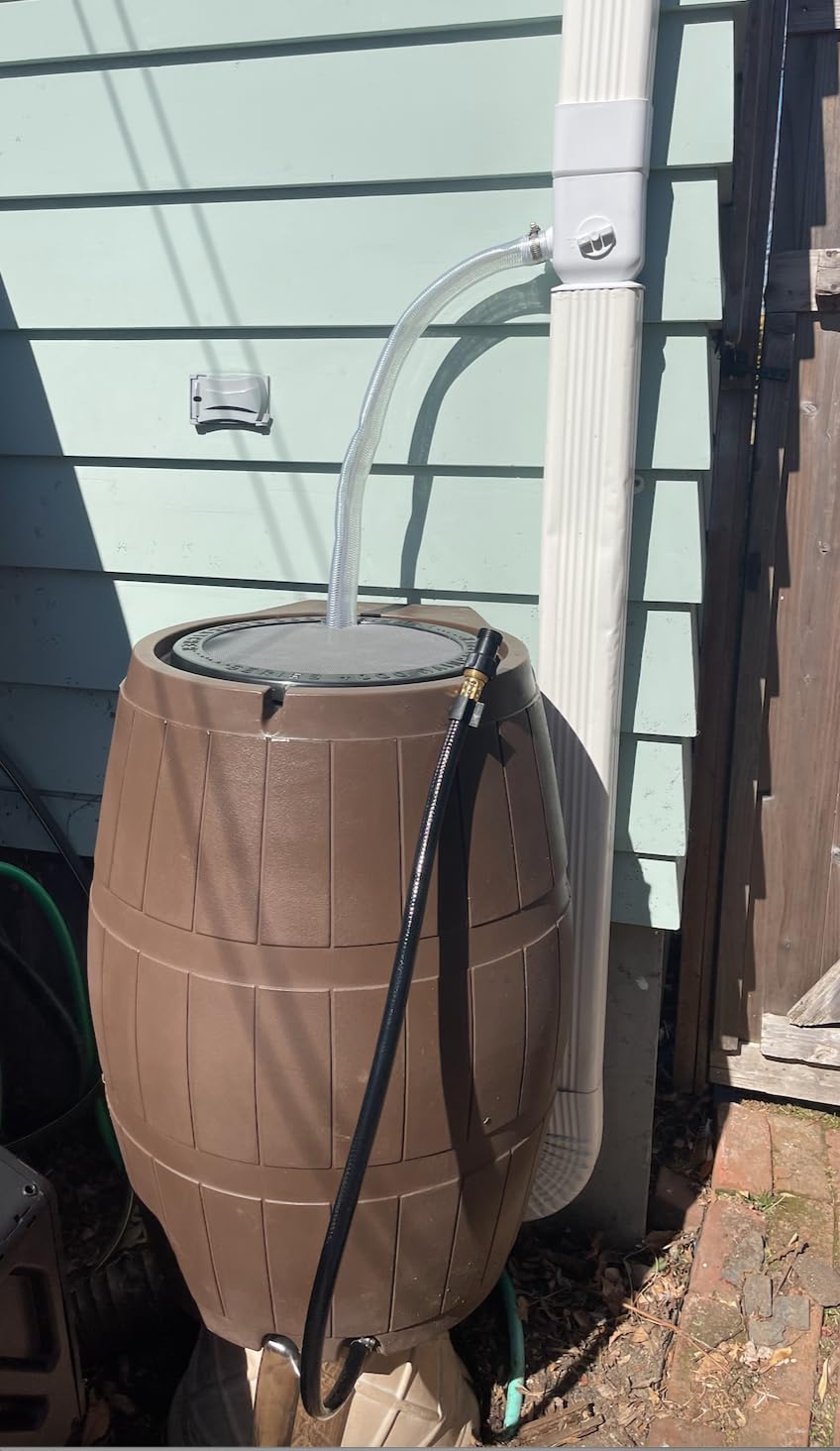 FCMP Outdoor Raincatcher 4000 Rain Barrel, Flat-Back Rainwater Catcher with Spigots, 50 Gallon, Brown customer photo 1