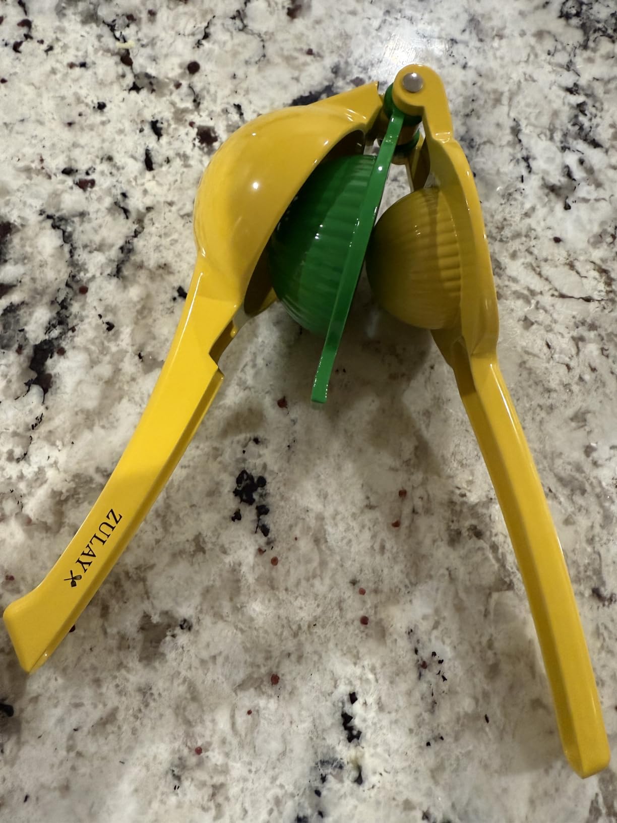 Zulay Kitchen Metal 2-in-1 Lemon Squeezer - Sturdy Max Extraction Hand Juicer Lemon Squeezer Gets Every Last Drop - Easy to Clean Manual Citrus Juicer - Easy-Use Lemon Juicer Squeezer - Yellow/Green customer photo 1