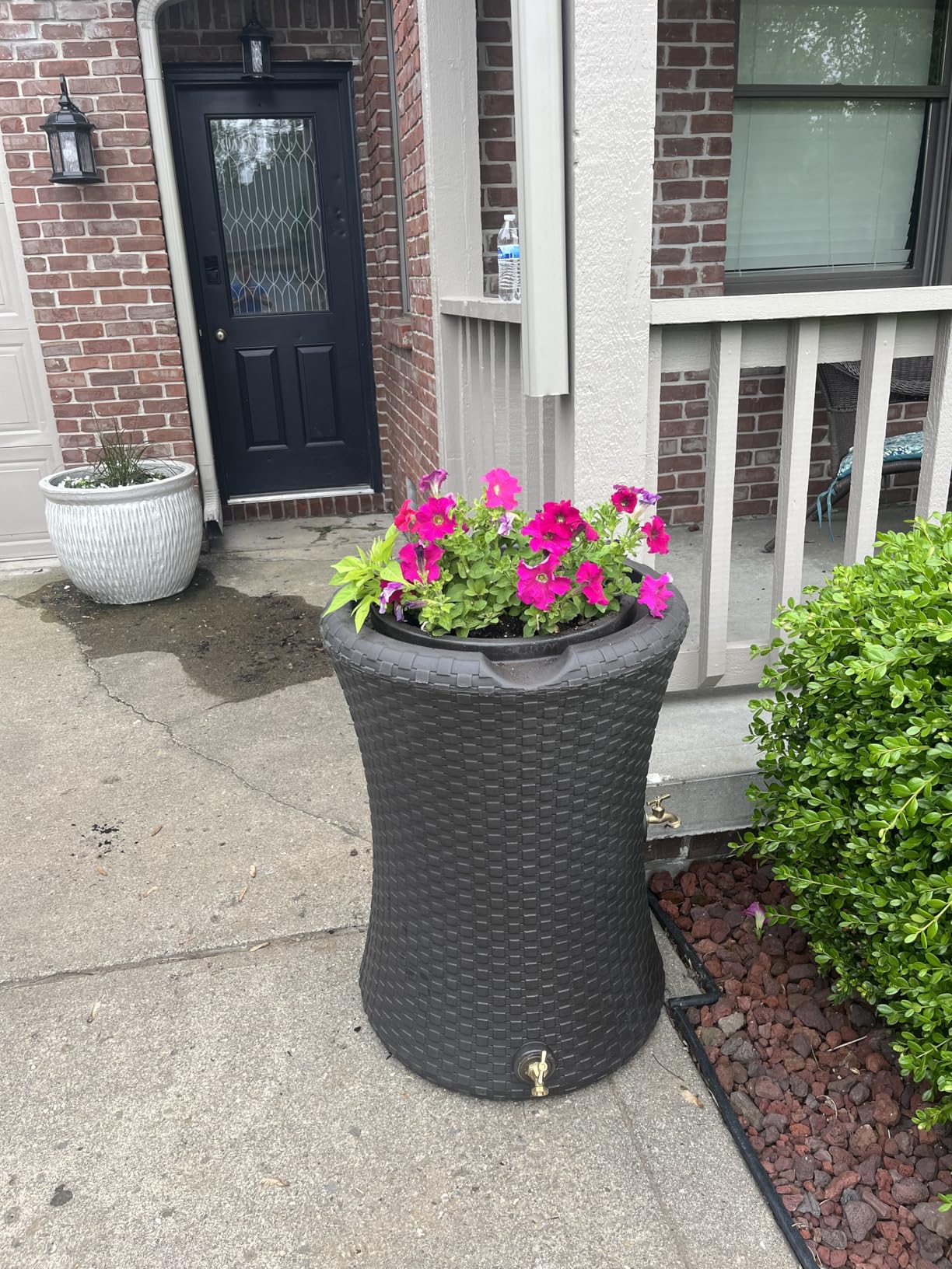 Good Ideas Impressions 50 Gallon Nantucket Outdoor Home Rain Barrel Water Storage Collector with Garden Planter and Brass Spigot, Dark Brown customer photo 2