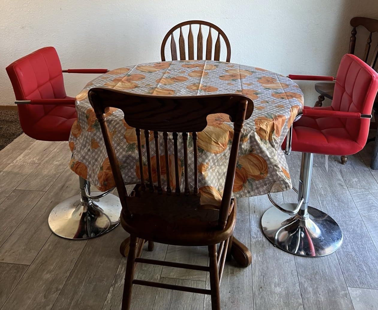 Yaheetech Bar Stools Set of 2, PU Leather Height Adjustable Swivel Barstools, Hydraulic Kitchen Counter Height Bar Chairs with Armrest and Back for Kitchen, Dining Room, Black customer photo 1