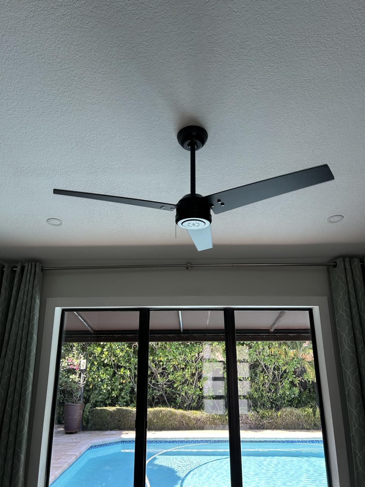 Hunter 52 inch Outdoor or Indoor Ceiling Fan No Light - Black Ceiling Fan without Light, For Patio, Porch, Garage, or Living Room, Standard Mount, 3 Blades, Pull Chain - Cassius 59264, Matte Black customer photo 1