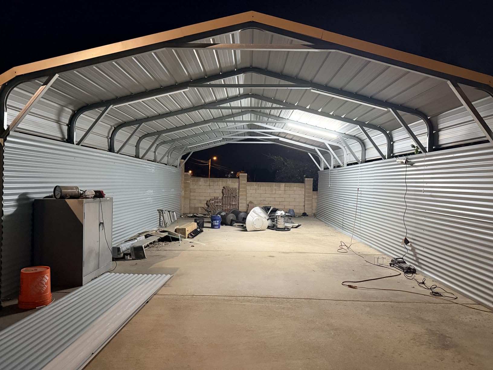 Barrina (6 Pack LED T5 Integrated Single Fixture, 4FT, 2200lm, 6500K Super Bright White, 20W Utility LED Shop Light, Ceiling and Under Cabinet Light, Corded Electric with ON/Off Switch, ETL Listed customer photo 2