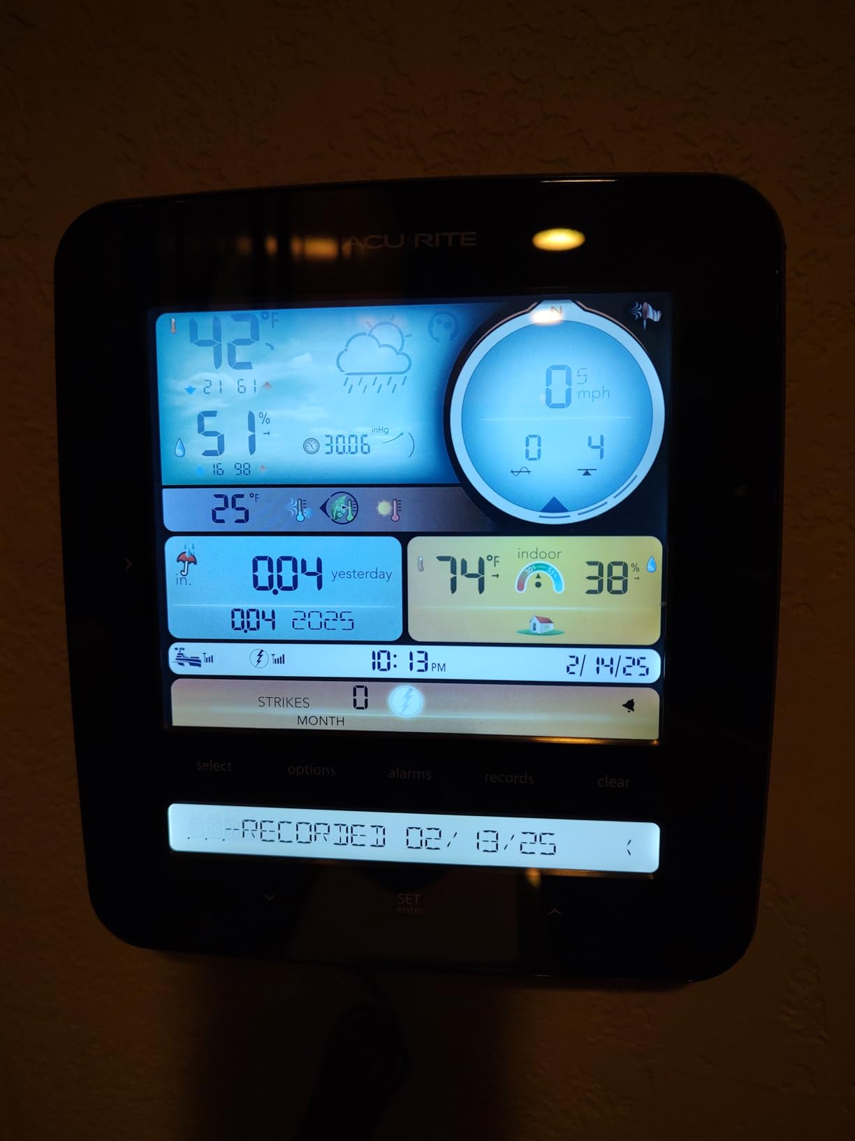 AcuRite Iris (5-in-1) Professional Weather Station with LCD Display and Lightning Detection (01022M) customer photo 1