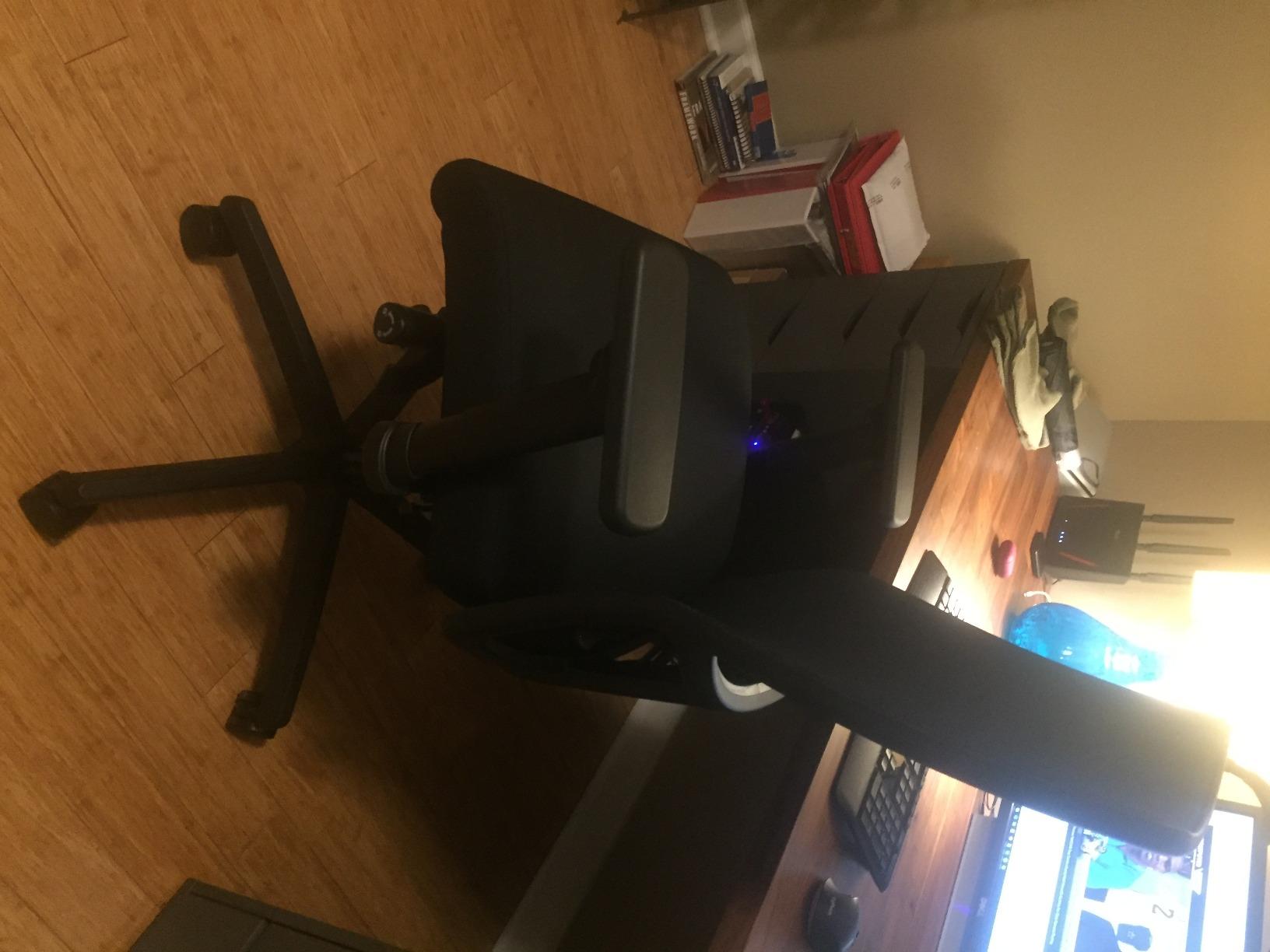 HON Ignition 2.0 Mid Back Task Chair, Advanced Synchro-Tilt Control, Lumbar Support customer photo 1
