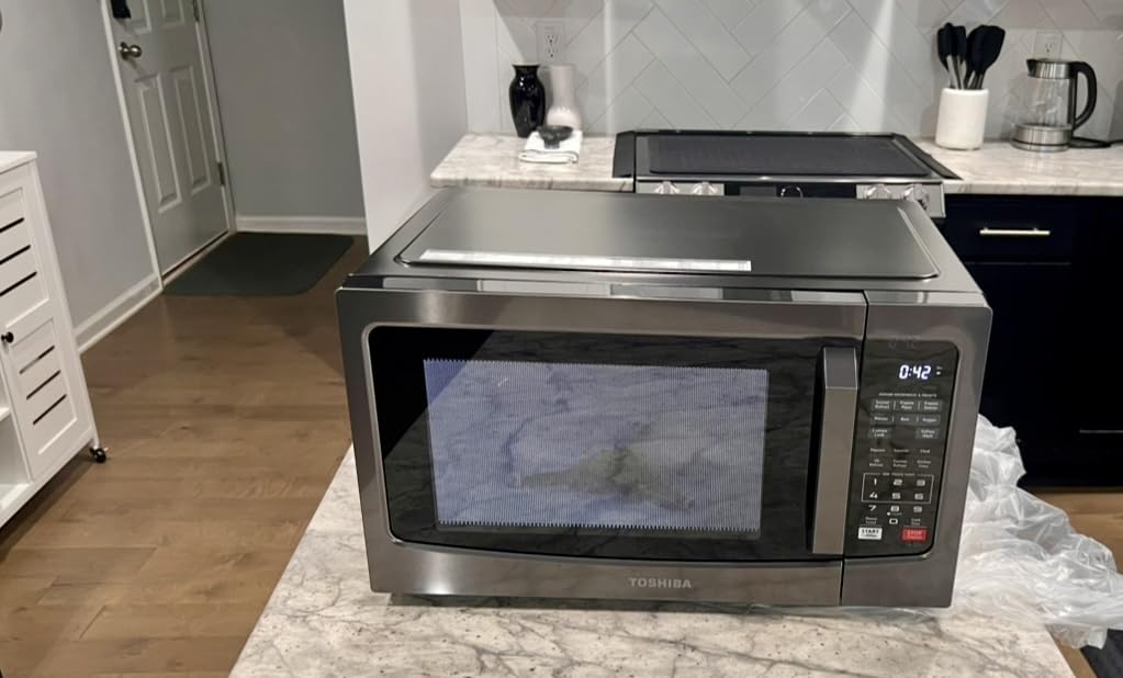 TOSHIBA EM131A5C-BS Countertop Microwave Ovens 1.2 Cu Ft, 12.4