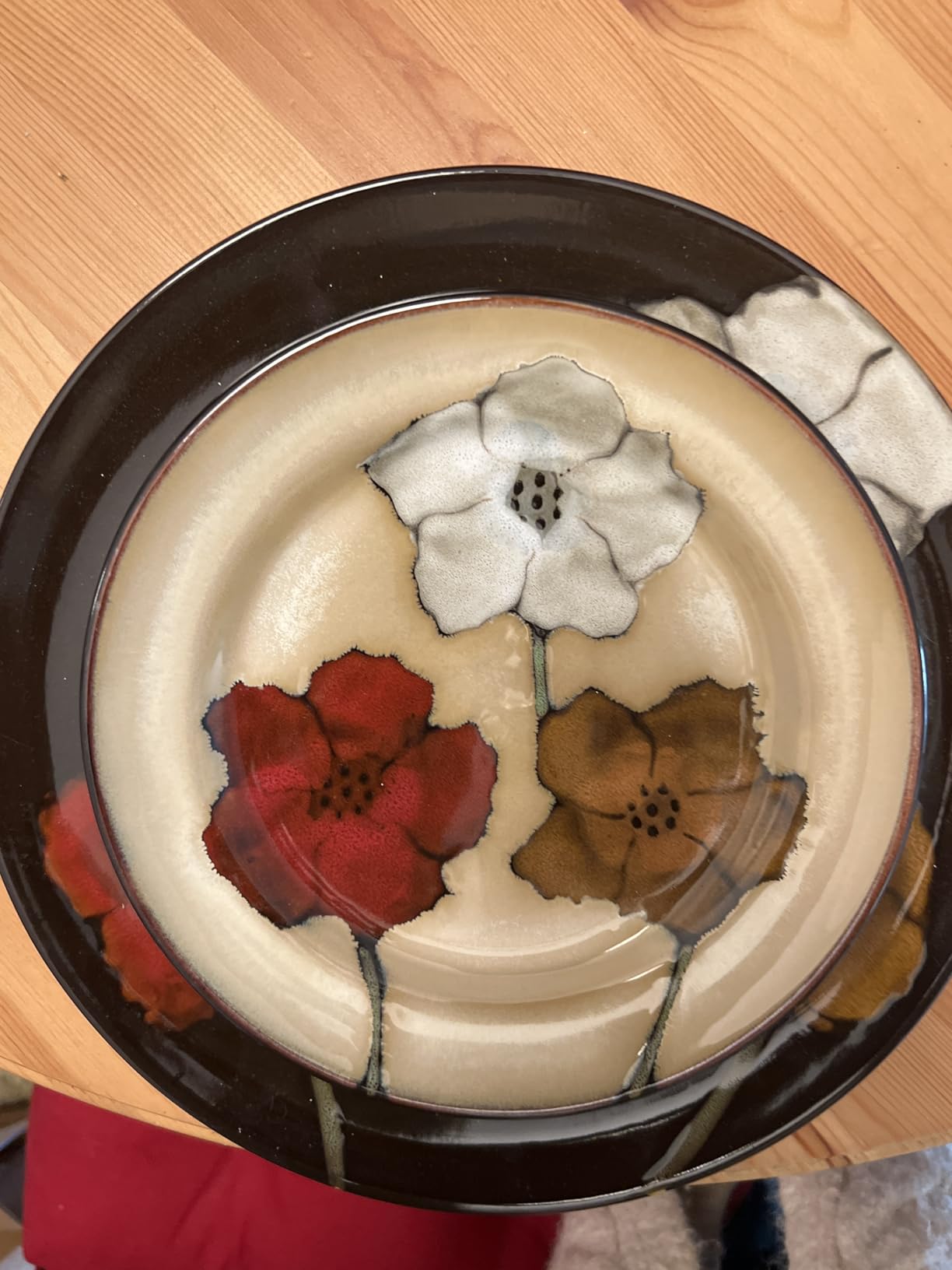 Pfaltzgraff Painted Poppies 16-Piece Dinnerware Set, Service for 4, Colorful Floral Stoneware Plates, Bowls, and Mugs, Microwave and Dishwasher Safe customer photo 1