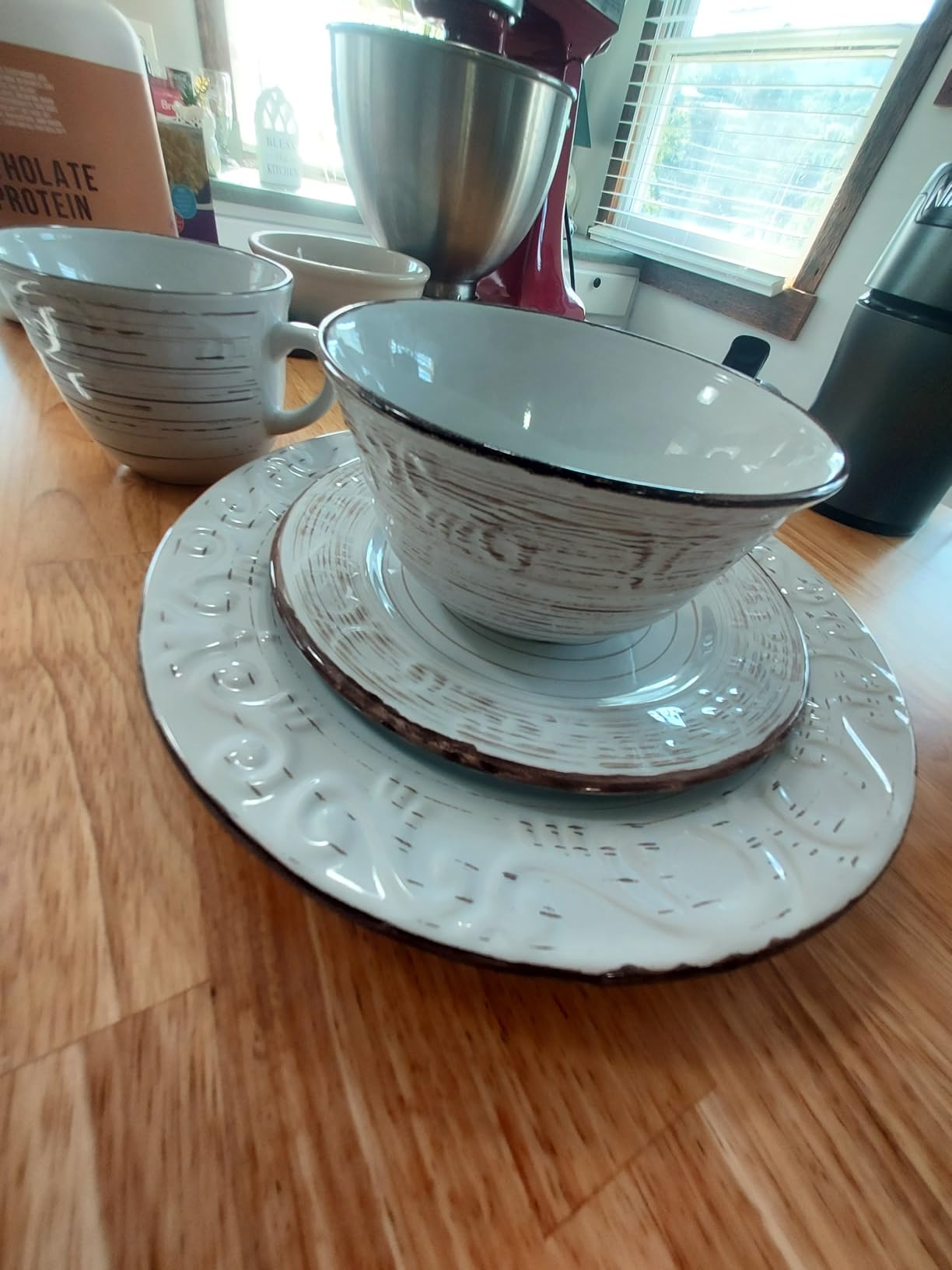 Pfaltzgraff Trellis White 16-Piece Stoneware Dinnerware Set, Service for 4, Distressed White Finish, Microwave & Dishwasher Safe Plates and Bowls customer photo 1