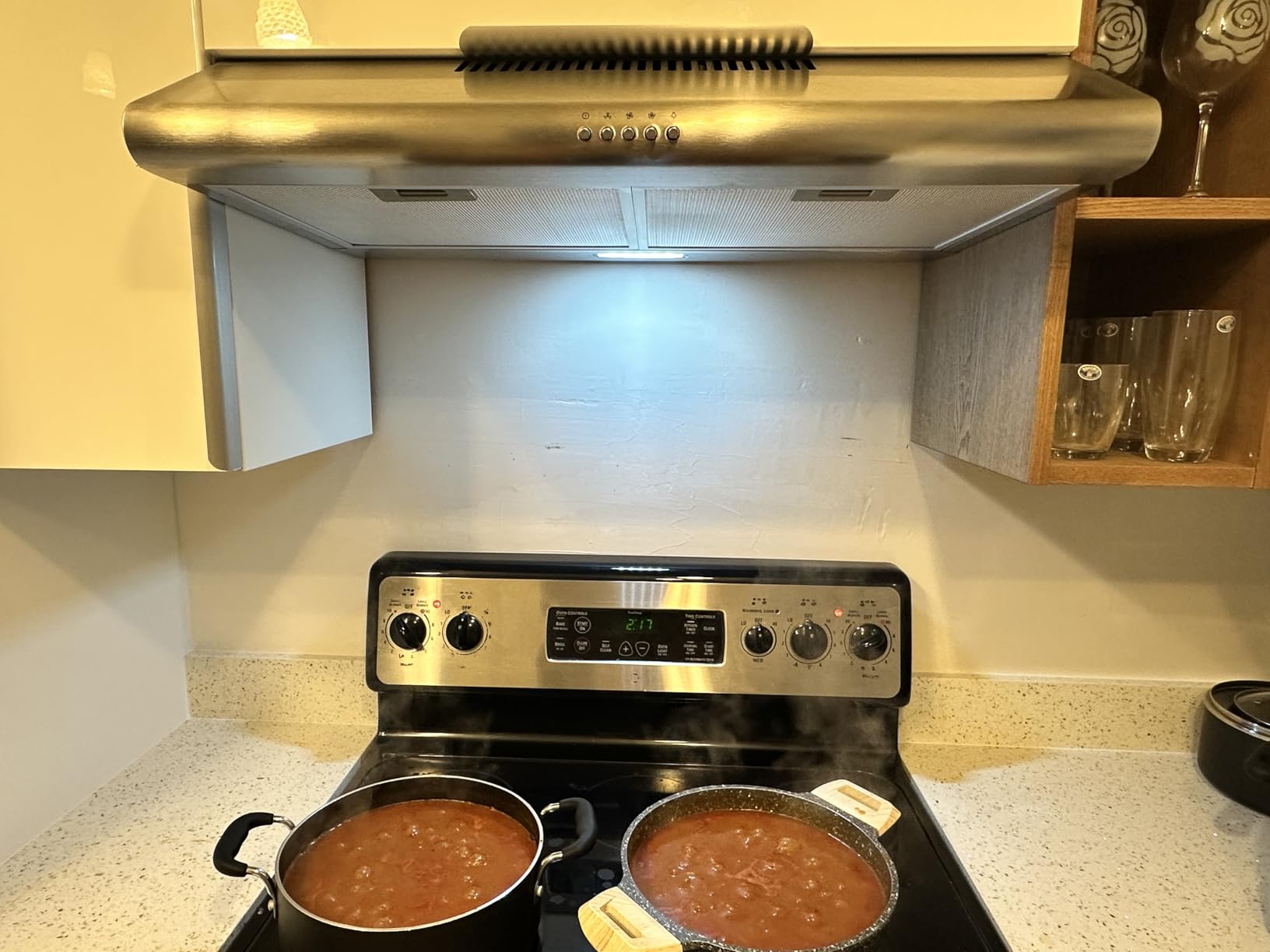 COSMO COS-5MU30 30 in. Delta Collection Ducted Under Cabinet Range Hood, Button Controls, Reusable Filters, LED Lights, Stainless Steel customer photo 2