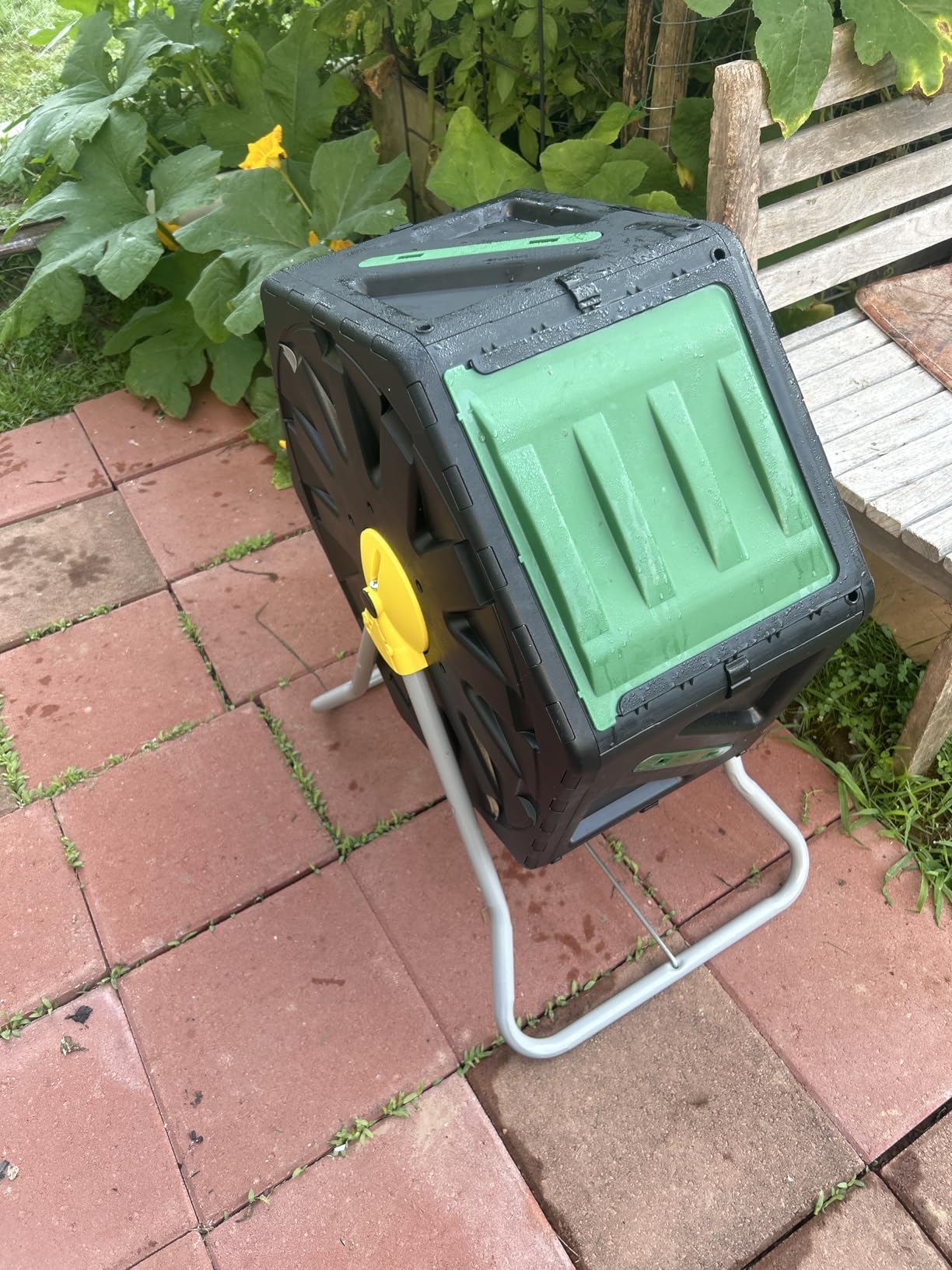 Miracle-Gro Large Dual Chamber Compost Tumbler, 55.4 Gallons - Easy-Turn, Fast-Working System - All-Season, Heavy-Duty, High Volume Composter with 2 Sliding Doors (2 x 27.7 gallons) customer photo 1