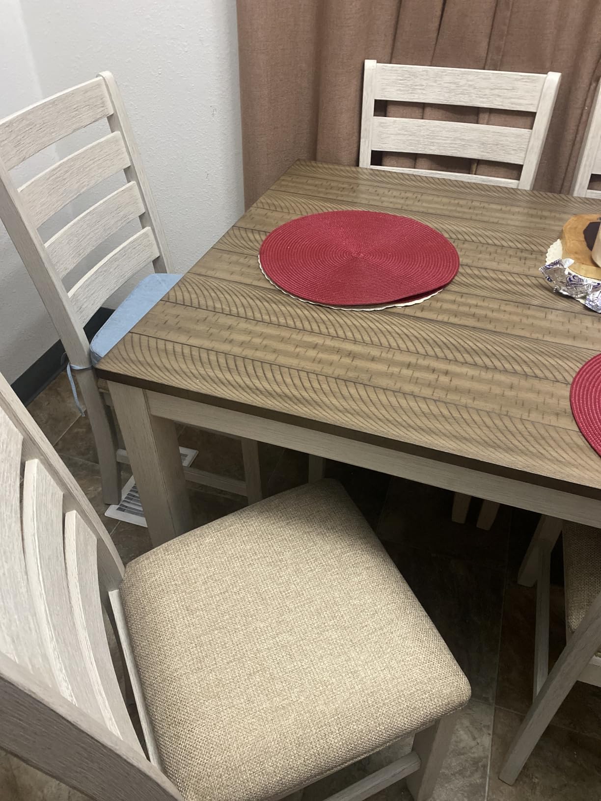 Signature Design by Ashley Skempton Cottage Dining 7 Piece Set - Rectangular Table & 6 Upholstered Chairs | Coastal Chic Meets Farmhouse, Whitewash customer photo 2