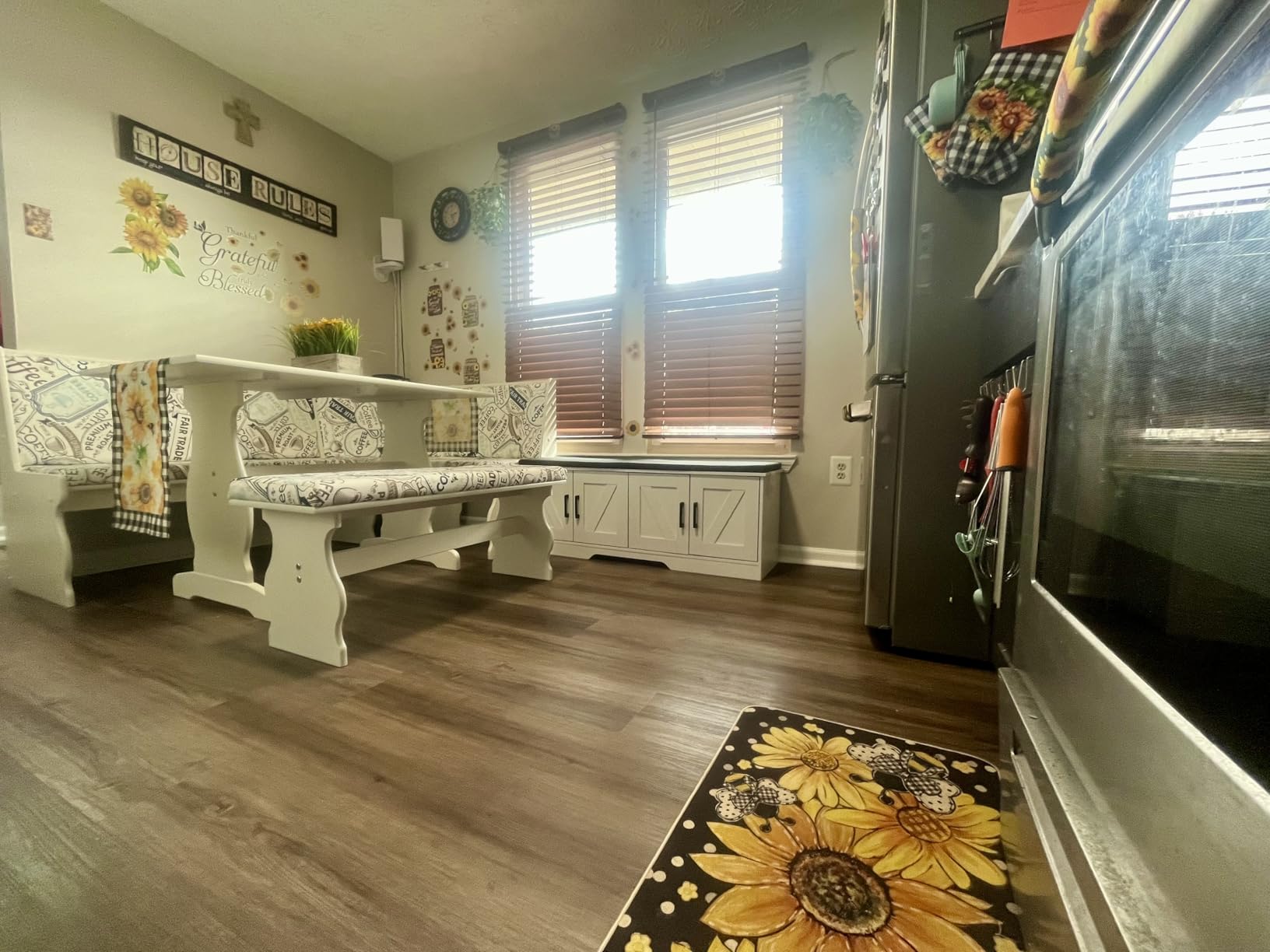 Riverbay Furniture Transitional Wood & Fabric Upholstered Corner Nook Dining Set with Table & Bench & Corner Unit, Some Assembly Required, Seats Up to 5 People, in White Finish customer photo 2