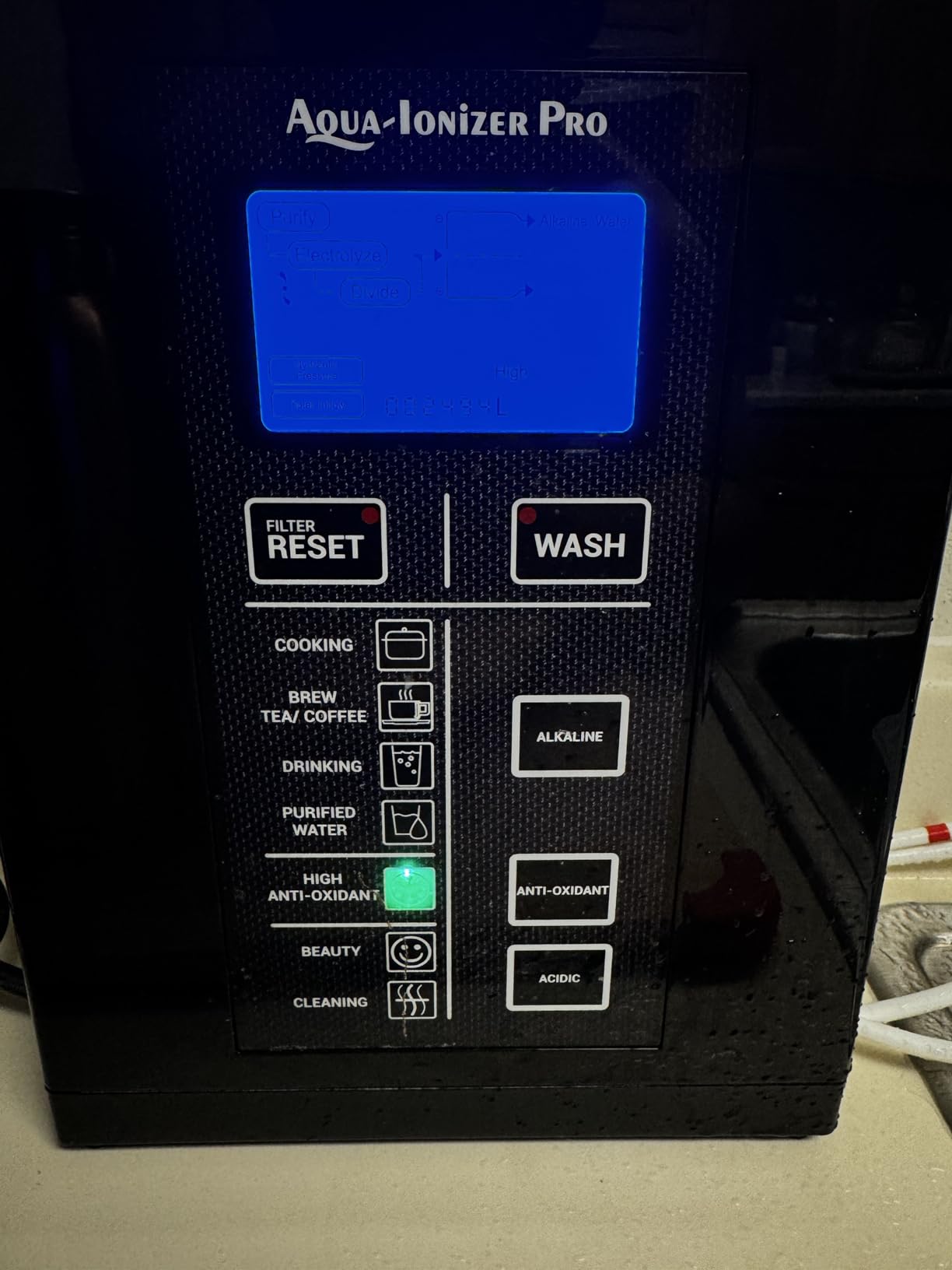Aqua Ionizer Deluxe 9.5 Anti-Oxidant Boost Water Ionizer | Produces pH 3.0-11.5 Alkaline Water Filtration System | Up to -880mV ORP customer photo 1