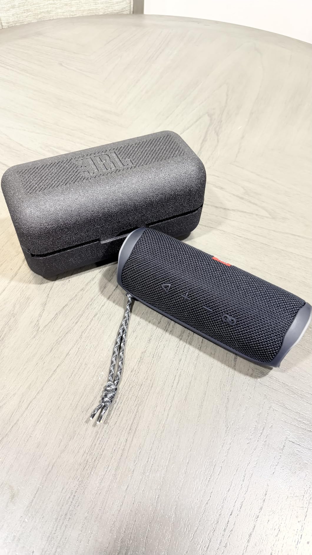 JBL FLIP 5, Waterproof Portable Bluetooth Speaker, Black, Small customer photo 2