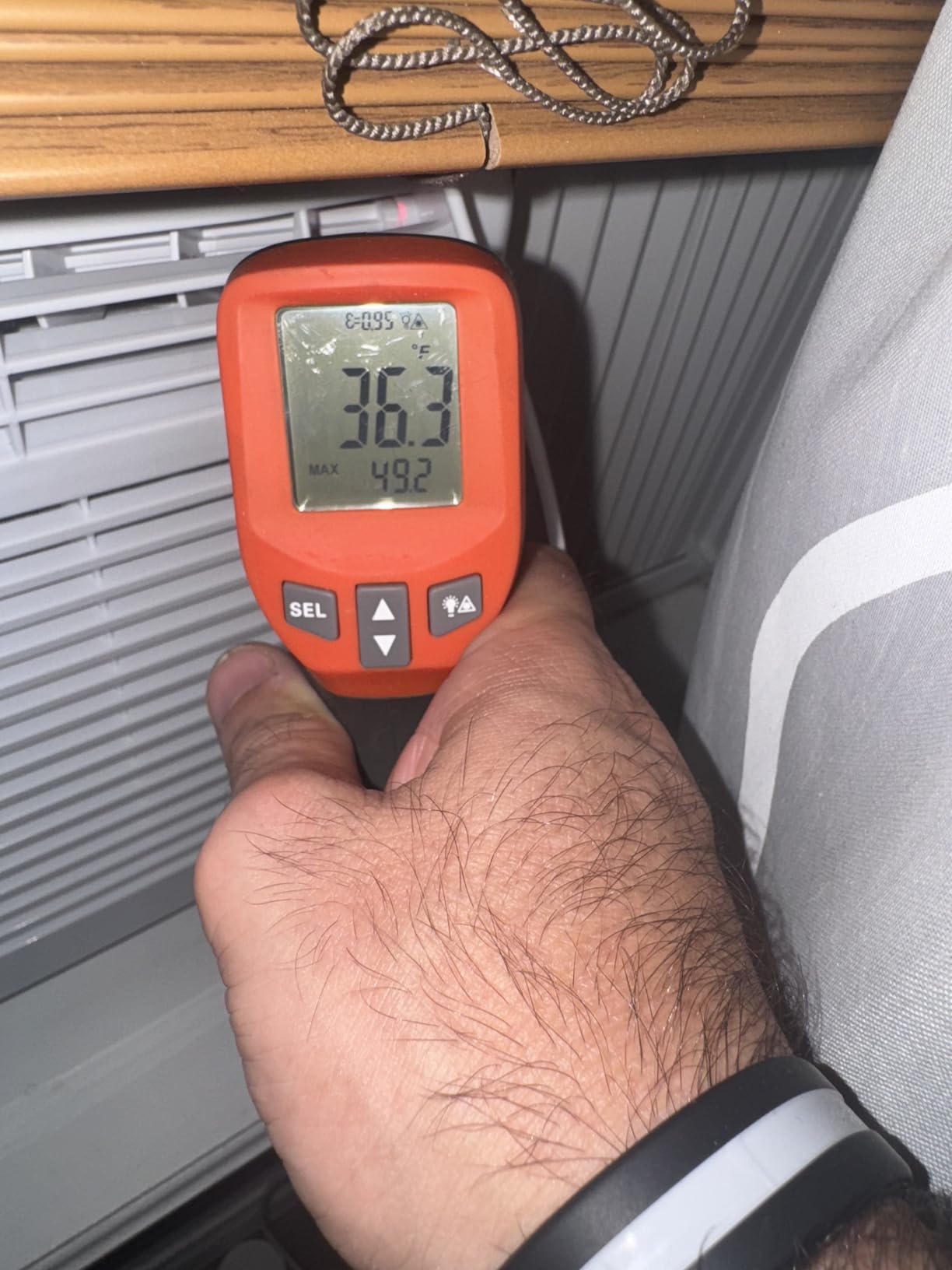 Frigidaire 5,000 BTU Window-Mounted Air Conditioner, Cools Up to 150 Sq. Ft., Quiet Operation, Effortless Temperature Control, 2 Fan Speeds, Auto Restart, White customer photo 2