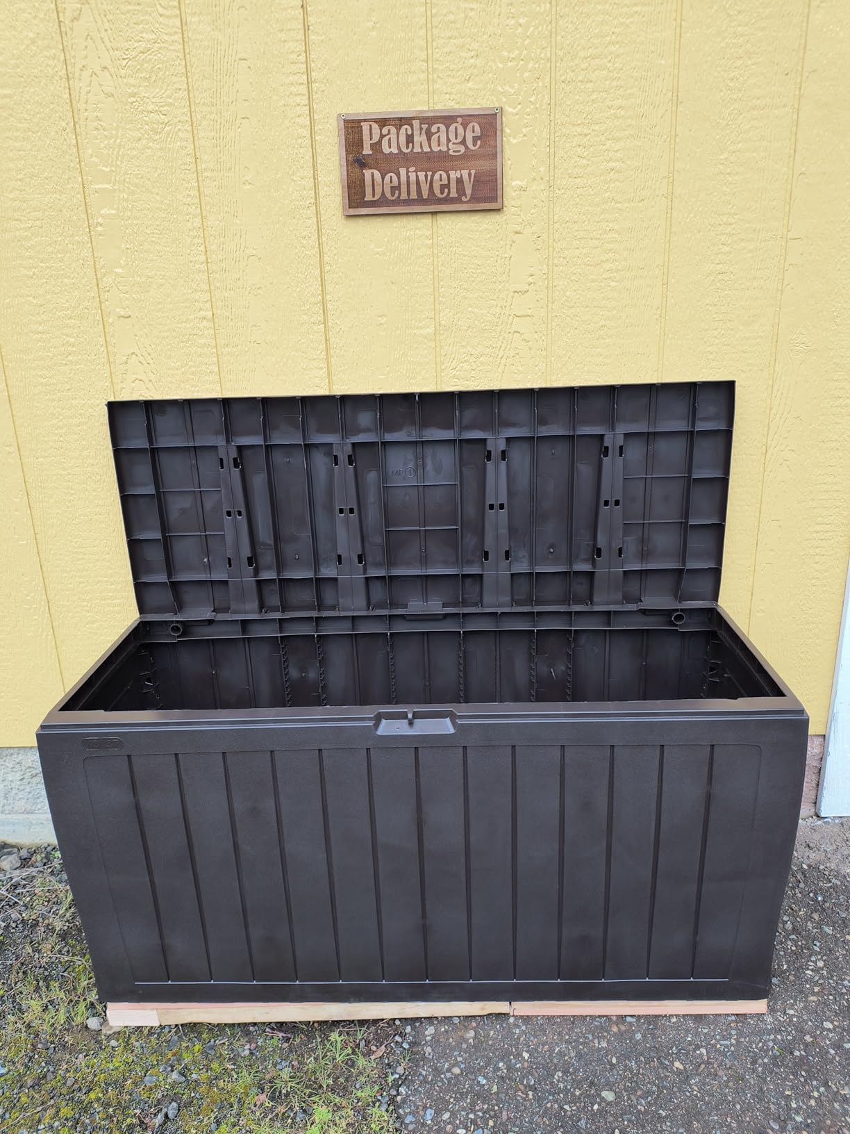 Keter Marvel Plus 71 Gallon Resin Deck Box-Organization and Storage for Patio Furniture Outdoor Cushions, Throw Pillows, Garden Tools and Pool Toys, Dark Grey customer photo 1