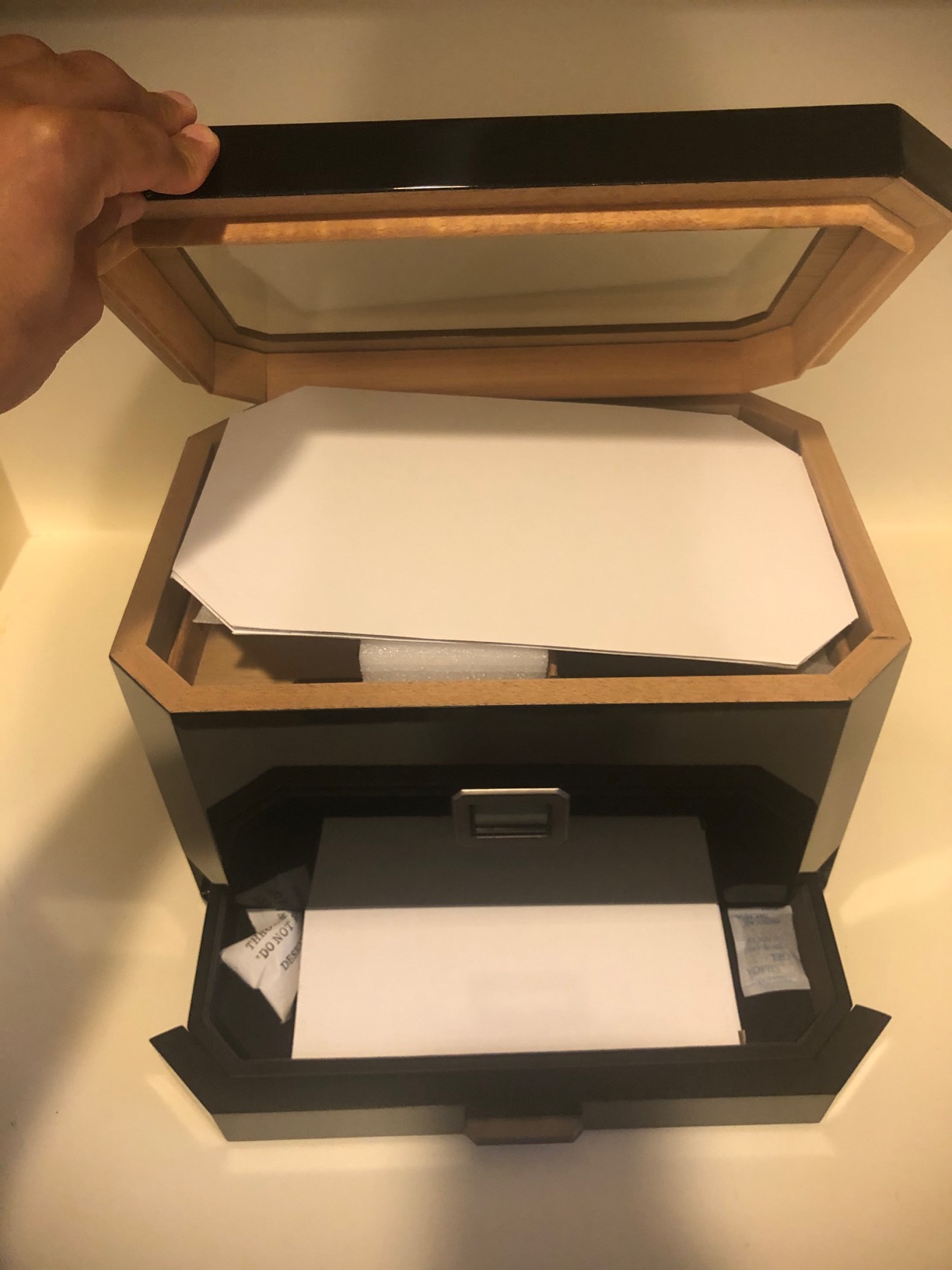 CASE Elegance Large Octodor Black Cedar Humidor with Digital Hygrometer, Humidification System and Accessory Drawer - Can Hold (50-100 Cigars) customer photo 1