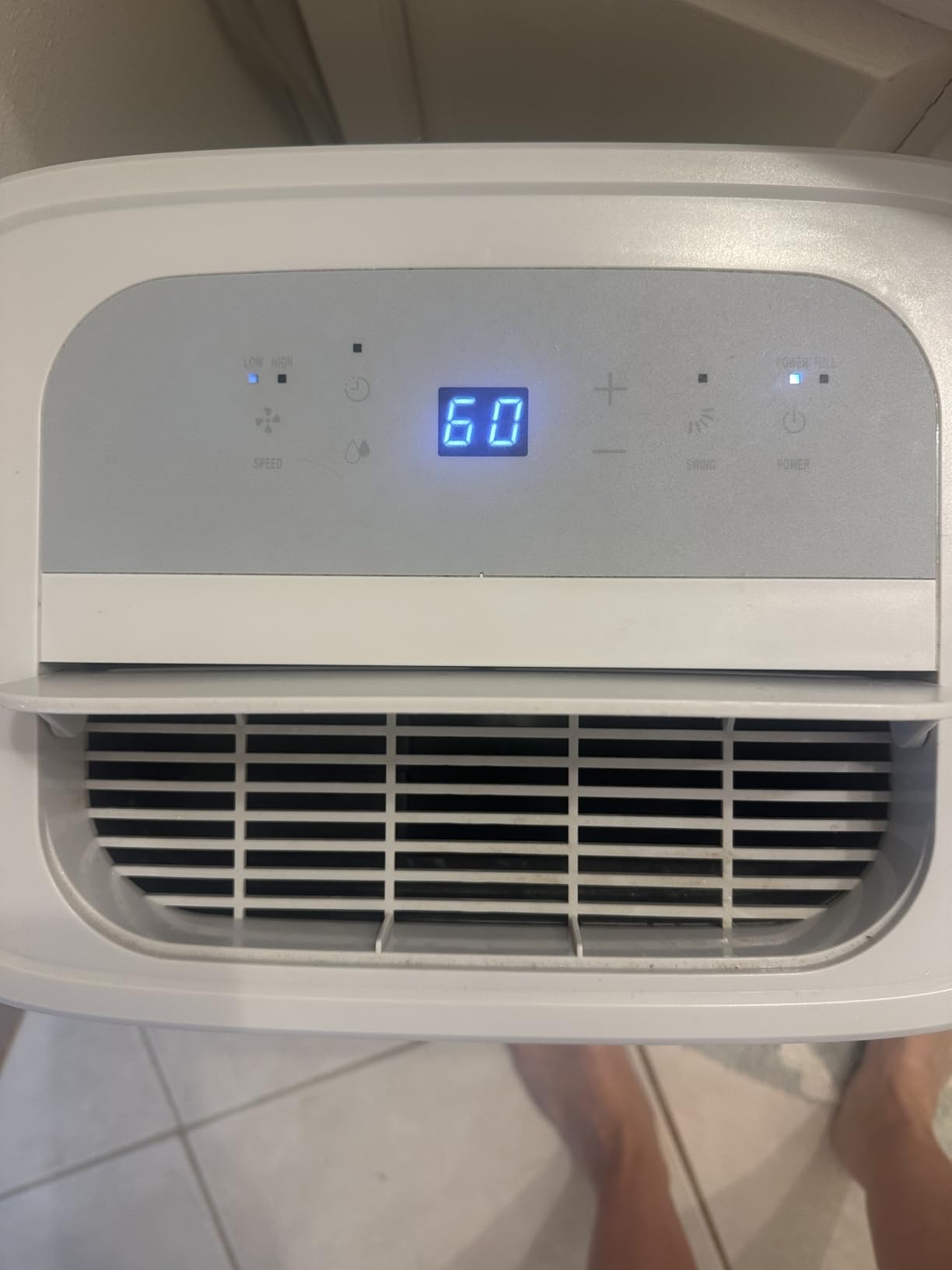 Waykar 2000 Sq. Ft. 2025 Energy Star Dehumidifier for Home and Basements, with Auto or Manual Drainage, 0.66 Gallon Water Tank Capacity customer photo 1