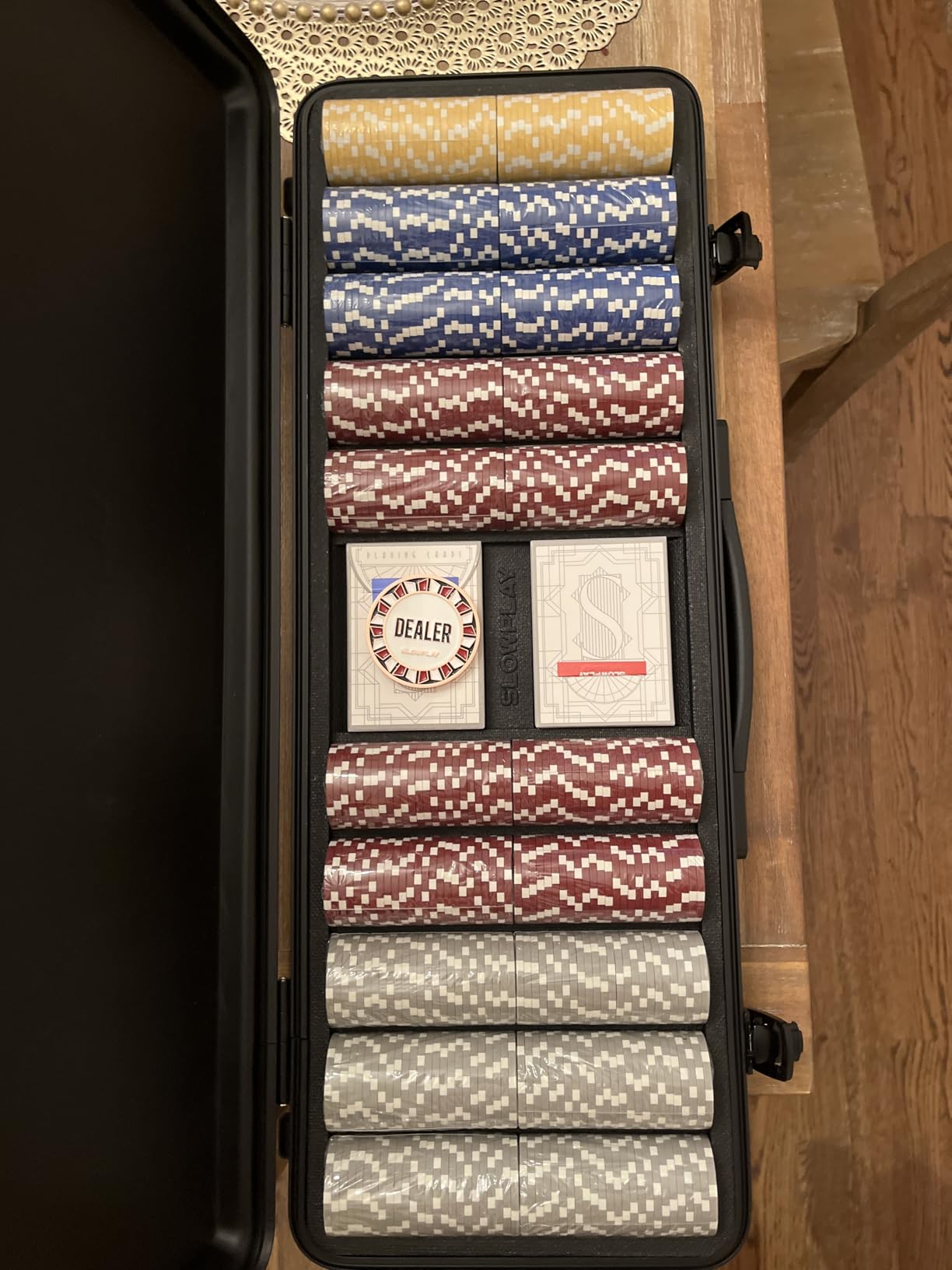 SLOWPLAY 14g Clay Poker Chips Set for Texas Hold'em, 500 PCS, with Numbered Values, Art Deco Style, and Carrying Case customer photo 2