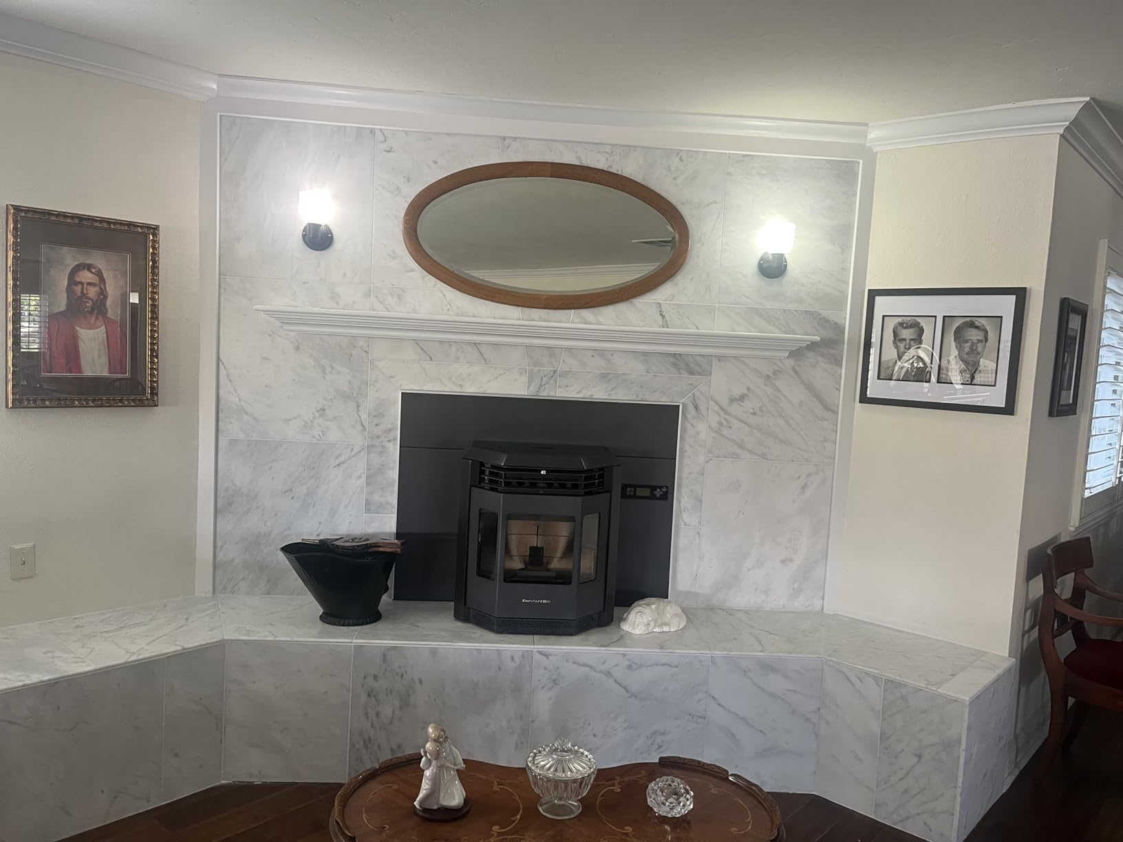 Comfortbilt HP22i Pellet Stove Fireplace Insert Heats 2800 sq.ft 47 lb Hopper Capacity customer photo 1