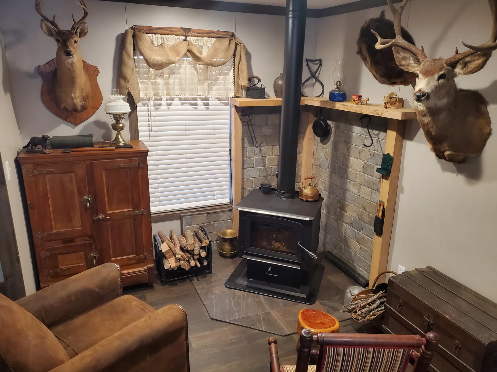 Ashley Hearth AW2520E-P 2,500 Sq. Ft. EPA Certified Pedestal Wood Burning Stove customer photo 1