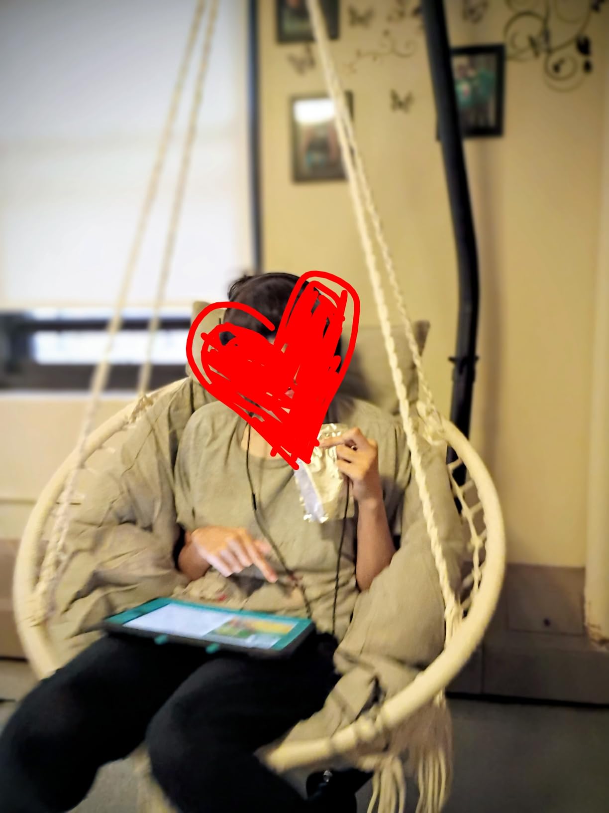 SONGMICS Hanging Chair, Hammock Chair with Large, Thick Cushion, Boho Swing Chair for Bedroom, Patio, Balcony, Garden, Holds up to 264 lb, Accessories Included, Cream White customer photo 2