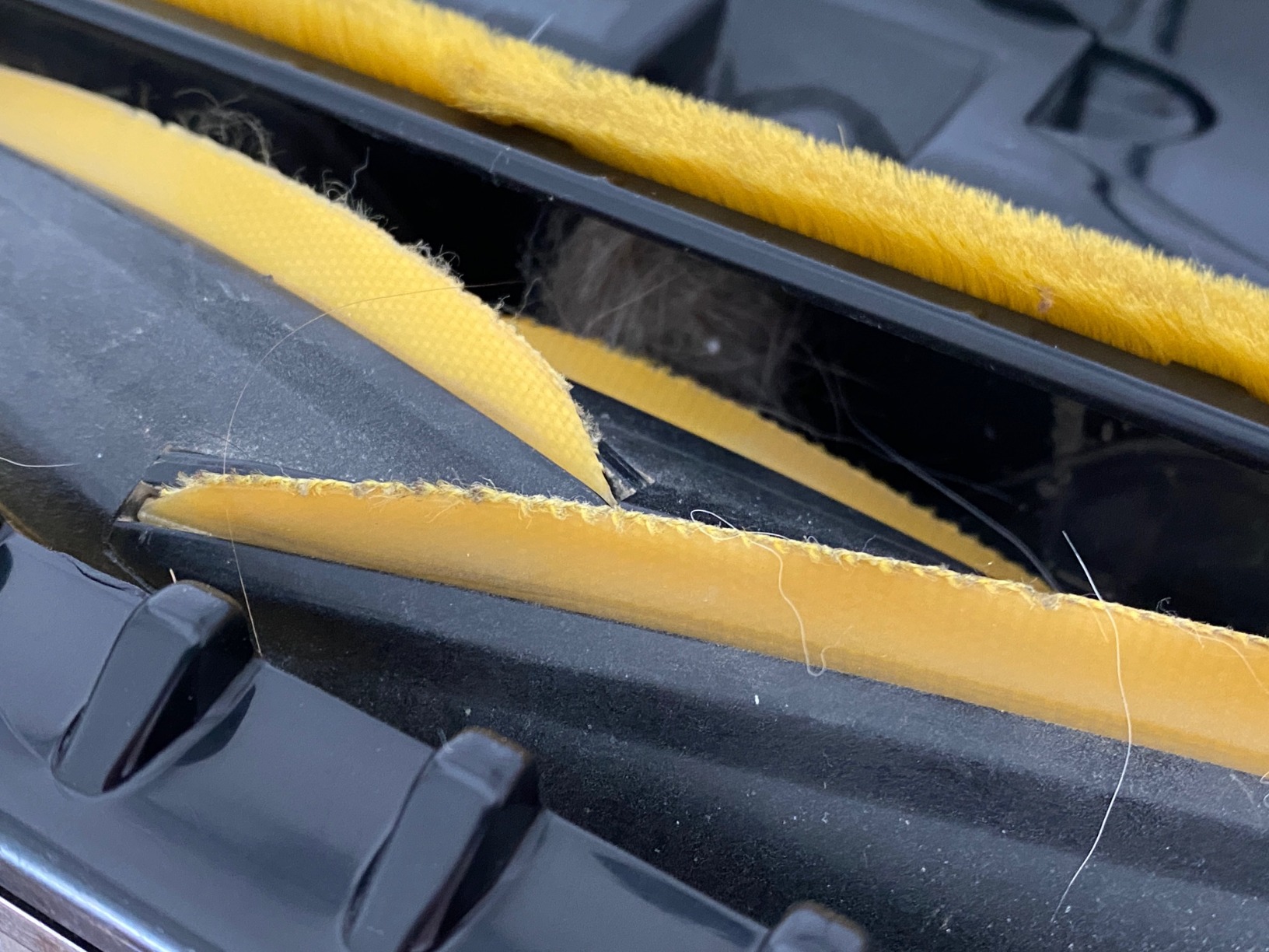 Shark Cordless Vacuum Cleaner with HEPA Filter, Lightweight, Portable, Rechargeable, Powerful Pet Hair Pickup, Removable Handheld, Crevice Tool, Dusting Brush, 50-min Runtime customer photo 1