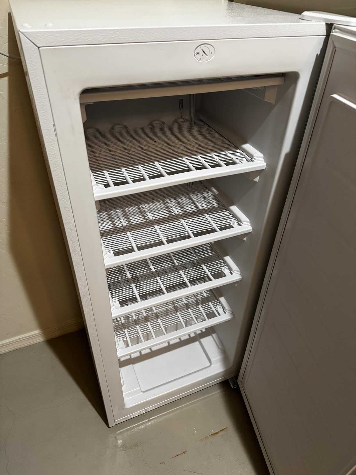 Commercial Cool Upright Freezer, Stand Up Freezer 5 Cu Ft with Reversible Door, White customer photo 2