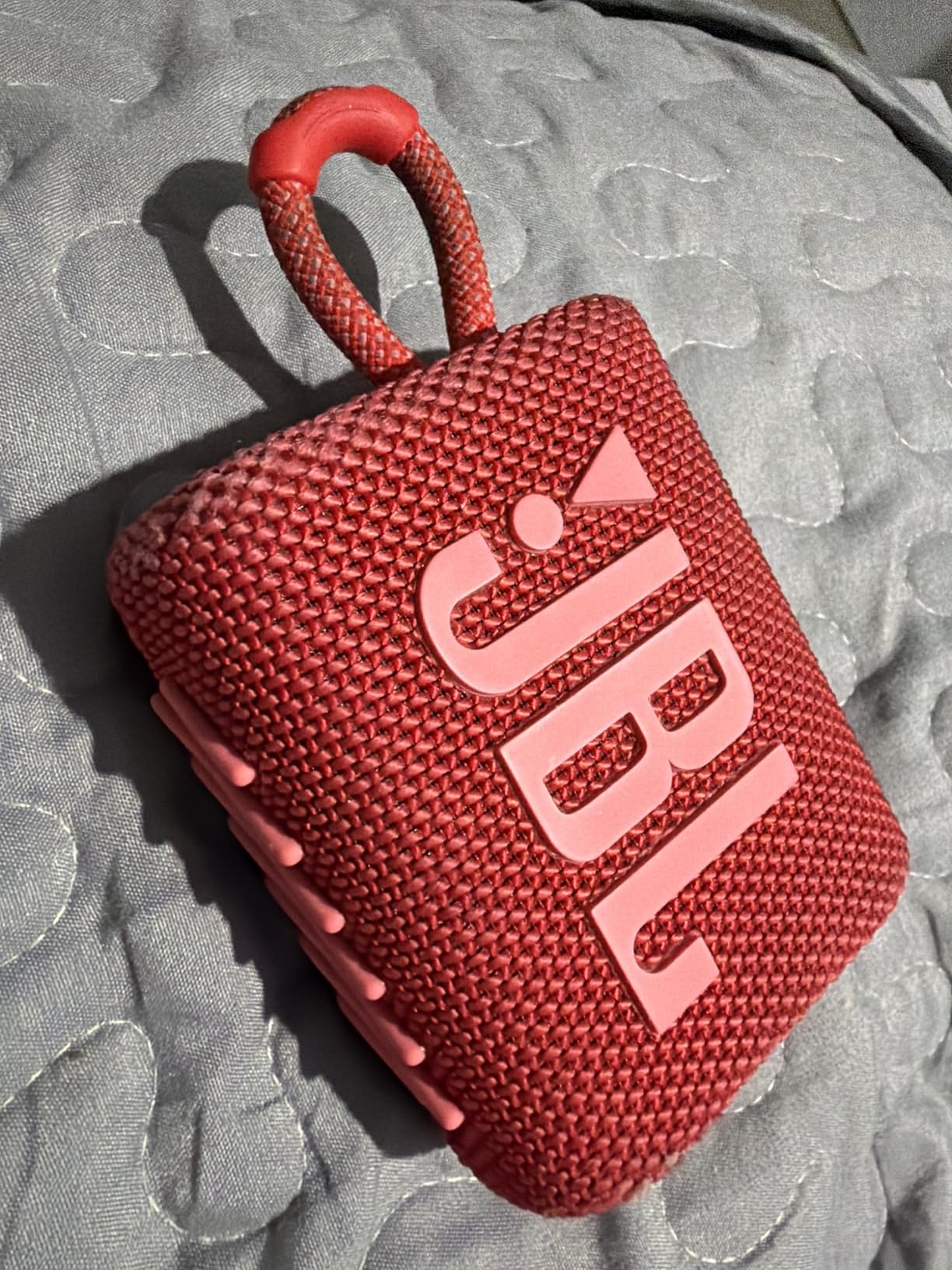 JBL Go 3 - Portable Mini Bluetooth Speaker, big audio and punchy bass, IP67 waterproof and dustproof, 5 hours of playtime, speaker for home, outdoor and travel (Black) customer photo 1