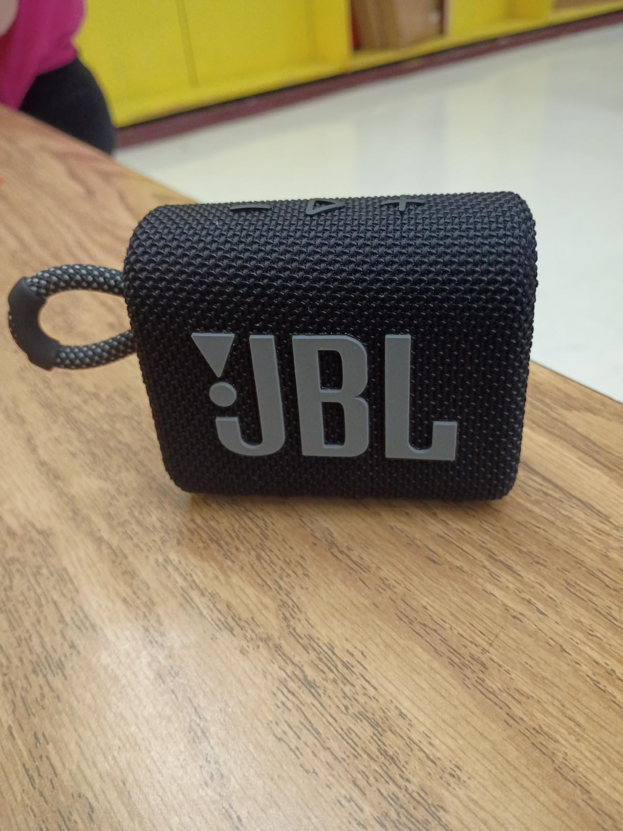 JBL Go 3 - Portable Mini Bluetooth Speaker, big audio and punchy bass, IP67 waterproof and dustproof, 5 hours of playtime, speaker for home, outdoor and travel (Black) customer photo 2