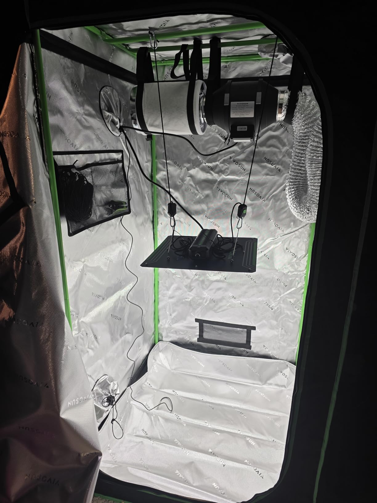 VIVOSUN Grow Tent Kit, 2 × 2ft 1-Plant System, WiFi-Controlled Grow System with Full Spectrum LED Grow Light, Automatic Ventilation, GrowHub Outlet A22 with Temperature and Humidity Sensor customer photo 1