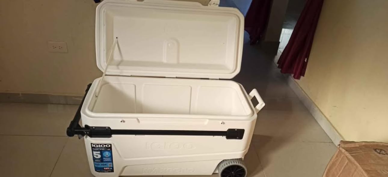Coleman Marine Cooler with Fully Insulated UV Guard Lid & Body, Keeps Ice for 3+ Days, Great for Boating & Fishing, 52qt/100qt Wheeled/120qt Options customer photo 1