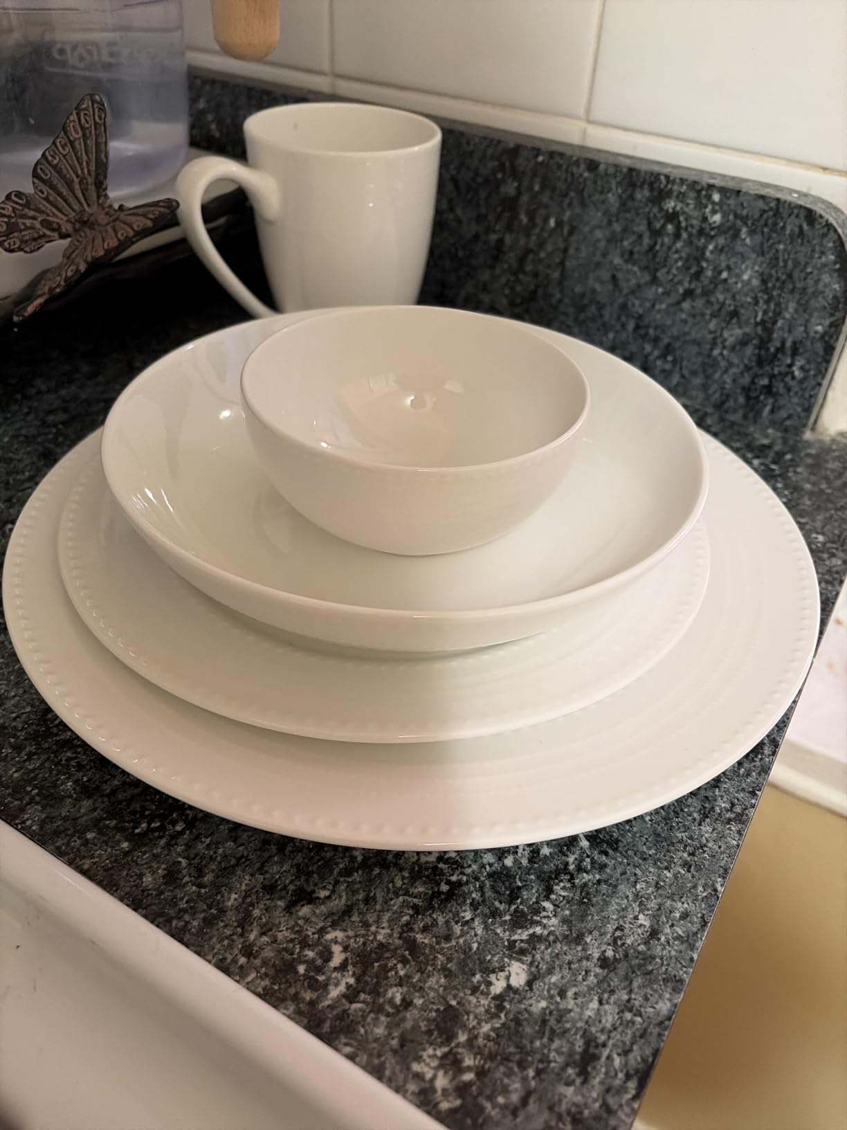 Mikasa Annabelle Bone China 40-Piece Dinnerware Set, Service for 8, Lightweight and Chip-Resistant White Porcelain with Elegant Design customer photo 1