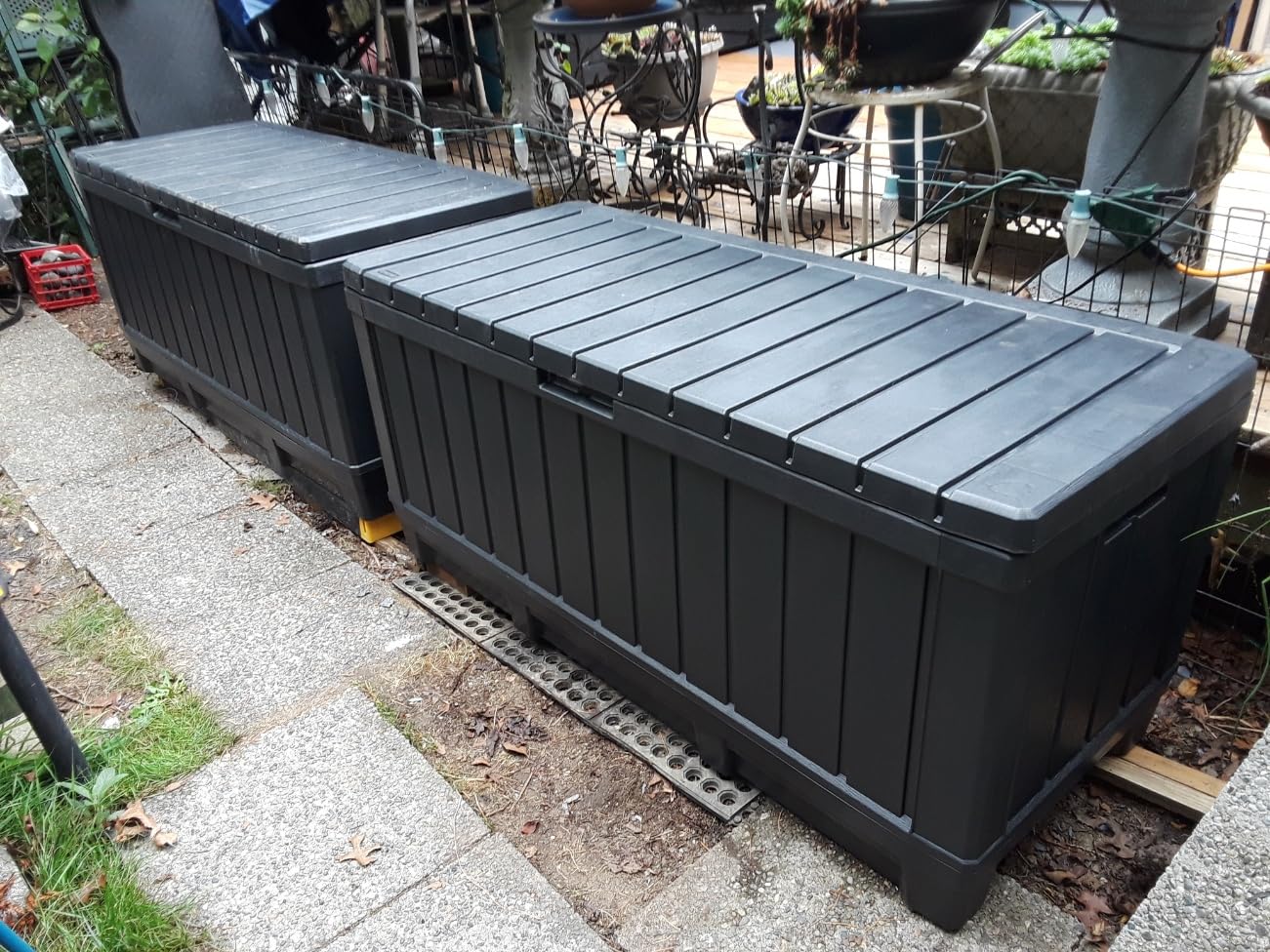 Keter Kentwood 92 Gallon Resin Deck Box-Organization and Storage for Patio Furniture Outdoor Cushions, Throw Pillows, Garden Tools and Pool Floats, Dark Grey customer photo 2