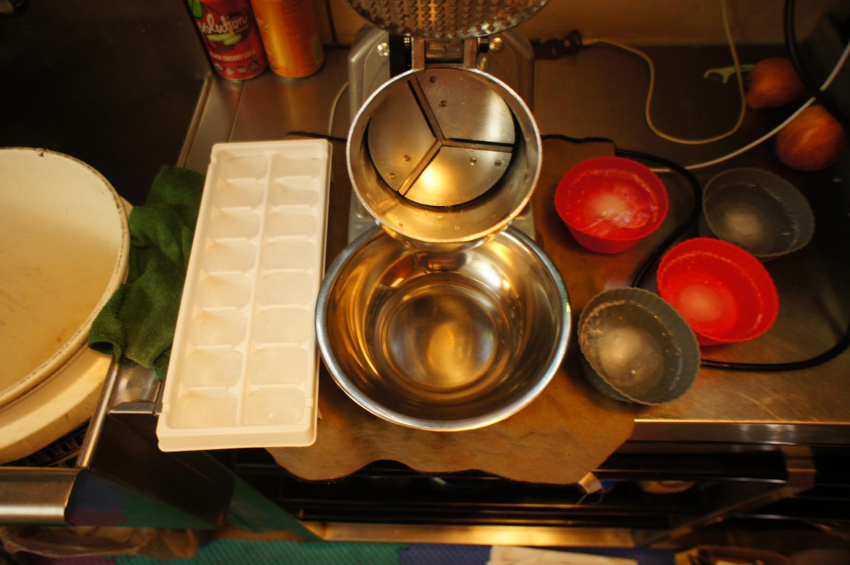 HORGELU Ice Crusher Ice Shaver 3 Blades with Ice Pick 286lbs/hr Snow Cone Machine 380W Shaved Ice Machine 2000rpm Food-grade Stainless Steel Ice Shaved Machine 110V Snow Cone Maker for Home Commercial customer photo 1